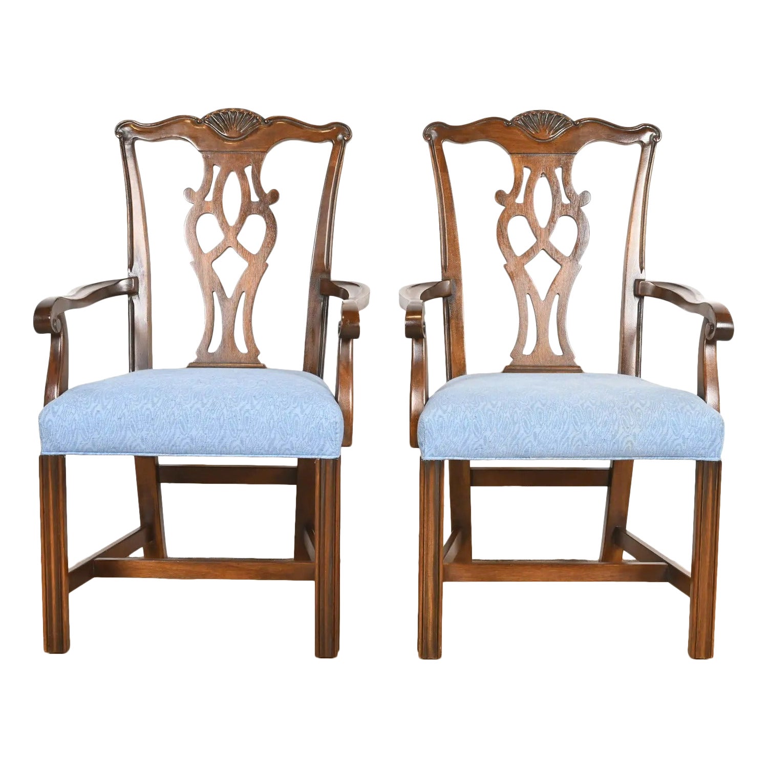 Drexel Heritage Georgian Carved Mahogany Armchairs o Dining Captain Chairs (Poltrone o Sedie da pranzo in mogano intagliato) in vendita