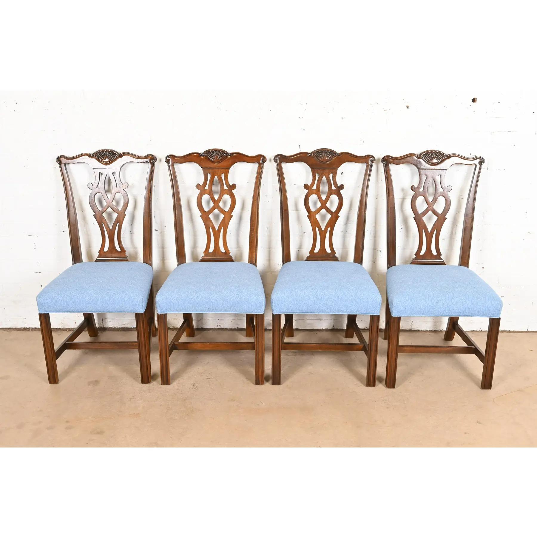 Drexel Heritage Georgian Carved Mahogany Side Chairs o Sedie da pranzo, coppia in vendita 4