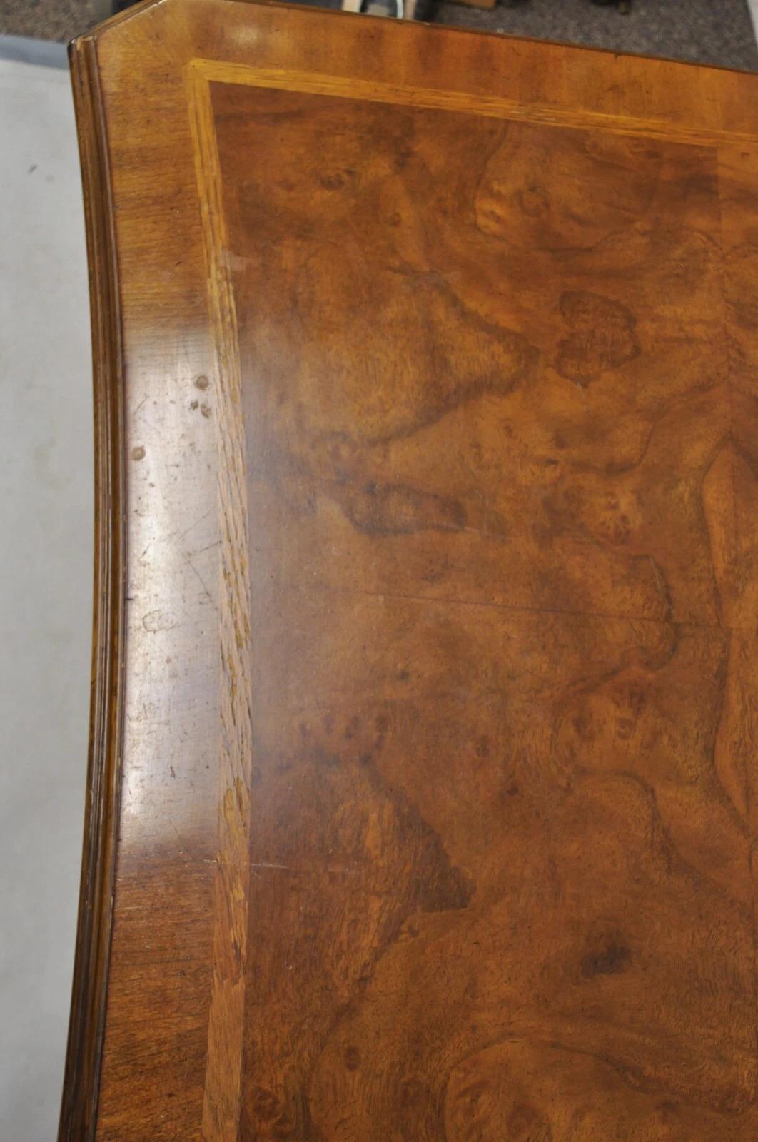 Scrivania per ufficio in mogano intarsiato Drexel Heritage stile Chippendale Georgiano in vendita 2