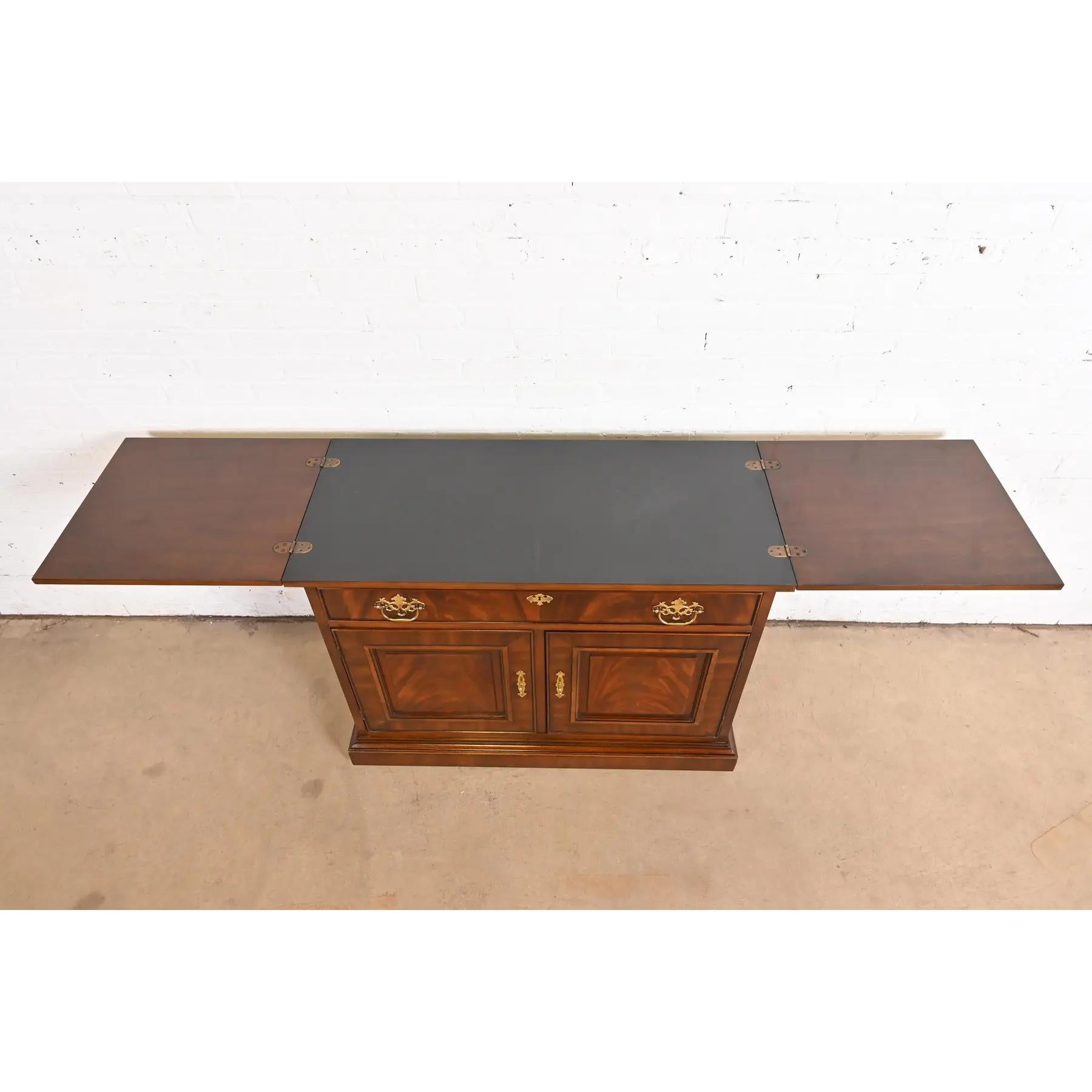 Drexel Heritage Georgian Flame Mahogany Flip Top Server or Bar Cabinet For Sale 3