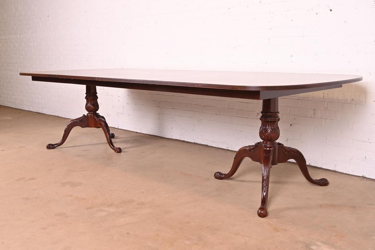 American Drexel Heritage Georgian Mahogany Double Pedestal Dining Table, Newly Refinished For Sale