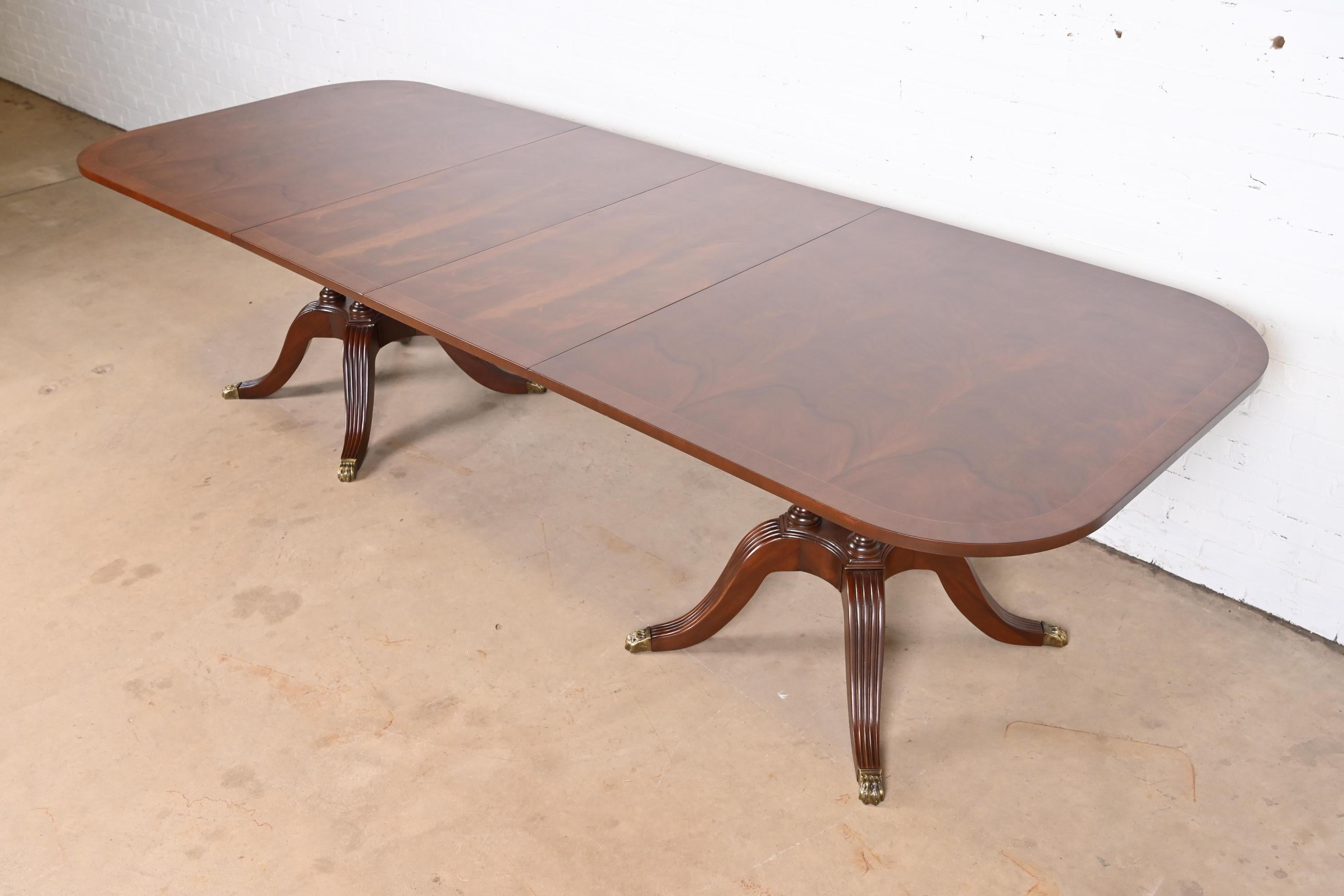 Drexel Heritage Georgian Mahogany Double Pedestal Dining Table, Newly Refinished In Good Condition In South Bend, IN