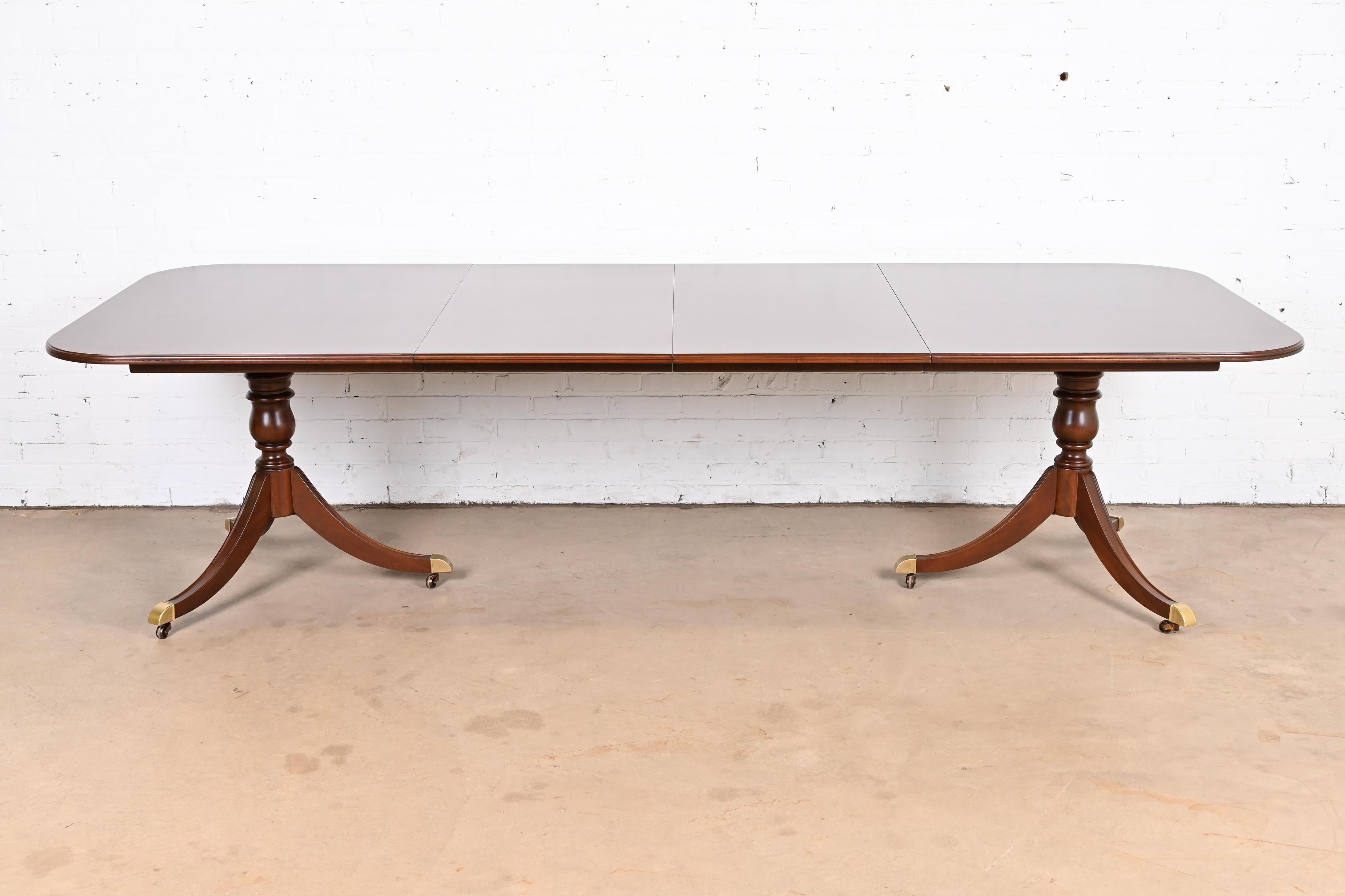 Drexel Heritage Georgian Mahogany Double Pedestal Dining Table, Newly Refinished In Good Condition In South Bend, IN
