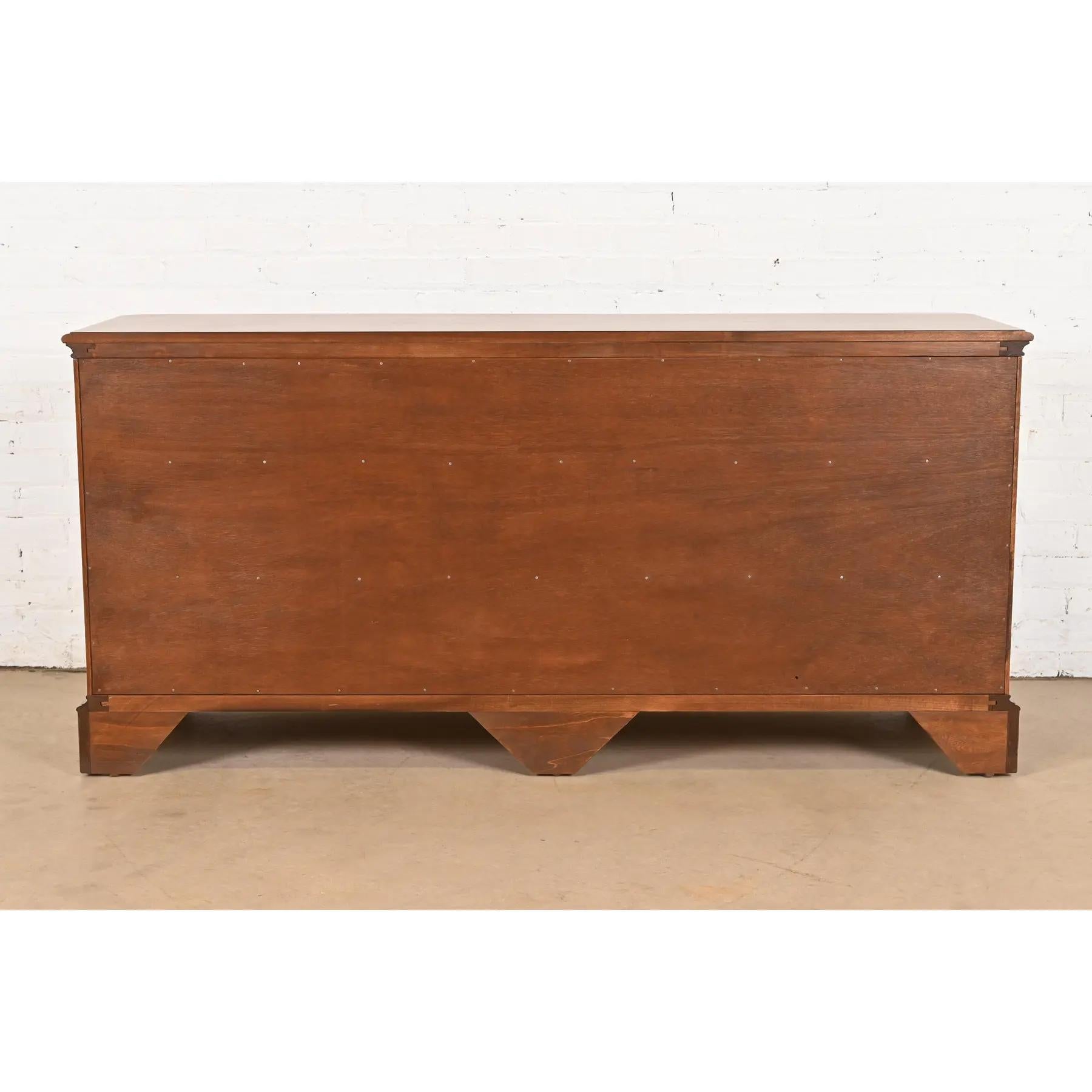 Drexel Heritage Georgian Mahogany Seven-Drawer Dresser, Newly Refinished For Sale 6