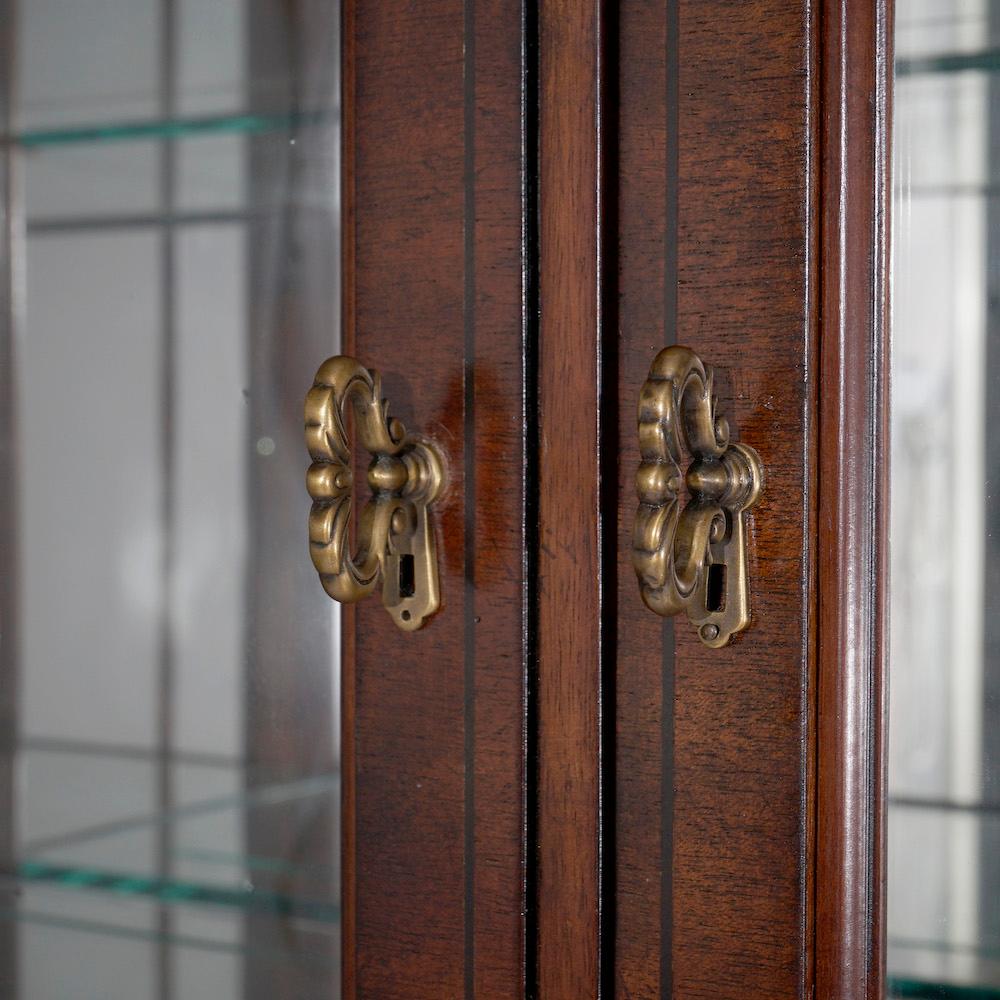 Drexel Heritage Georgian Style Flame Mahogany Banded & Inlaid Breakfront 20th C 2