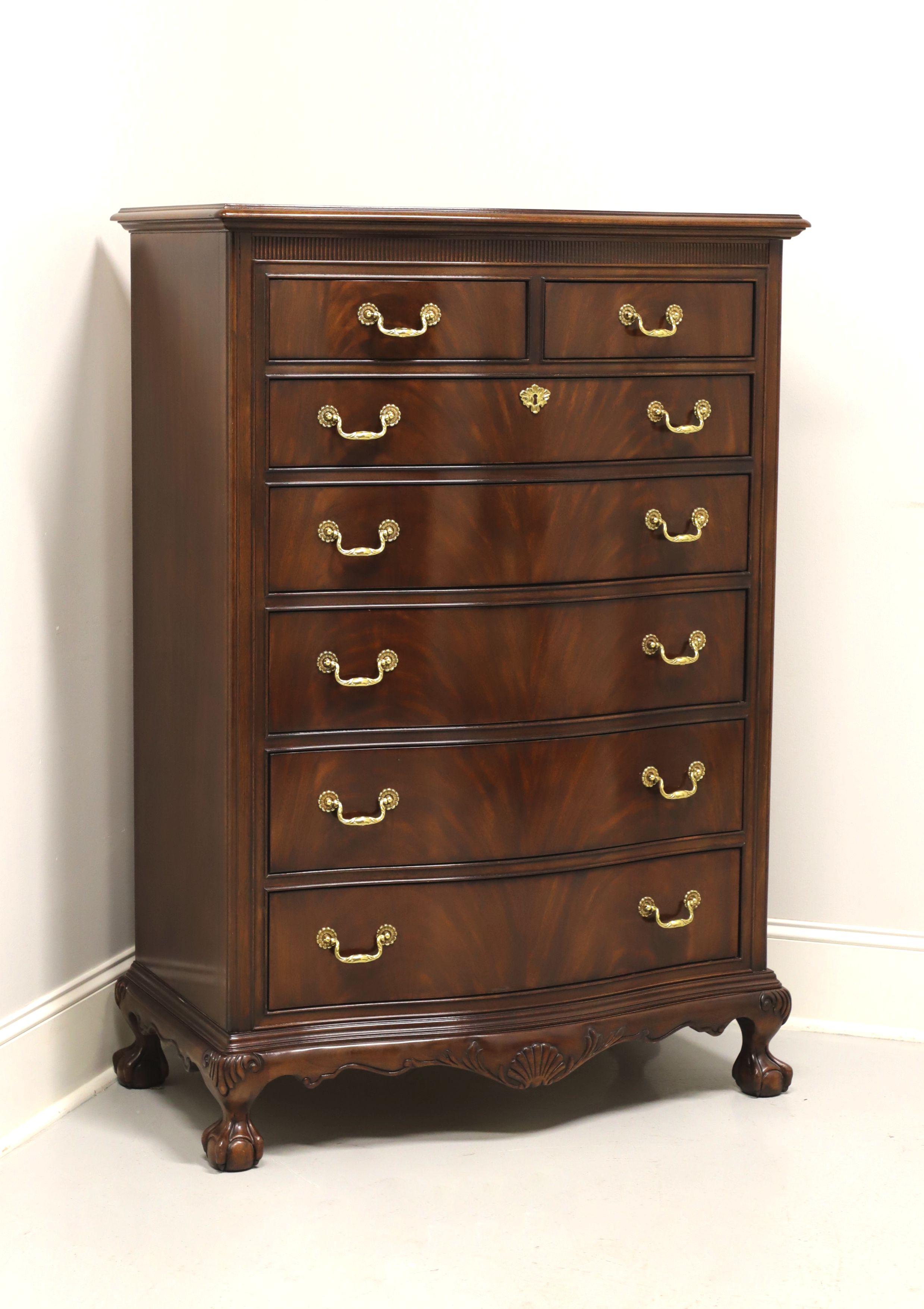 DREXEL HERITAGE Heirlooms Flame Mahogany Chippendale Serpentine Chest of Drawers 6