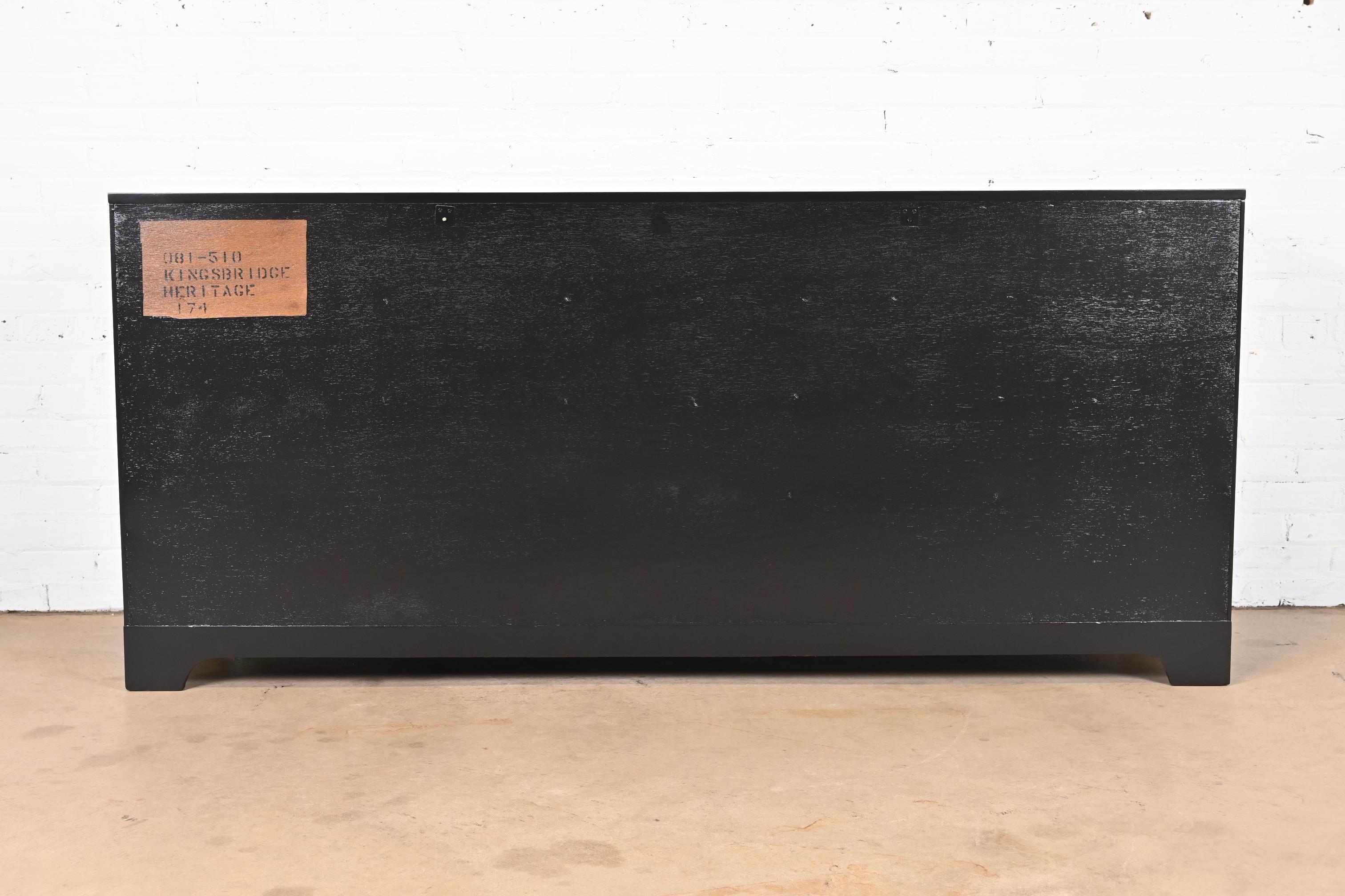 Drexel Heritage - Campagne Hollywood Regency - Commode à douze tiroirs laquée noire en vente 11
