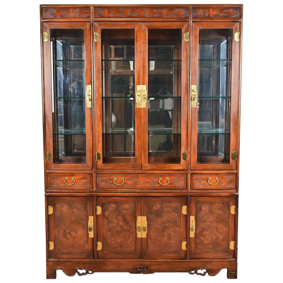 Libreria Drexel Heritage Hollywood Regency Chinoiserie in mogano slavato illuminato in vendita