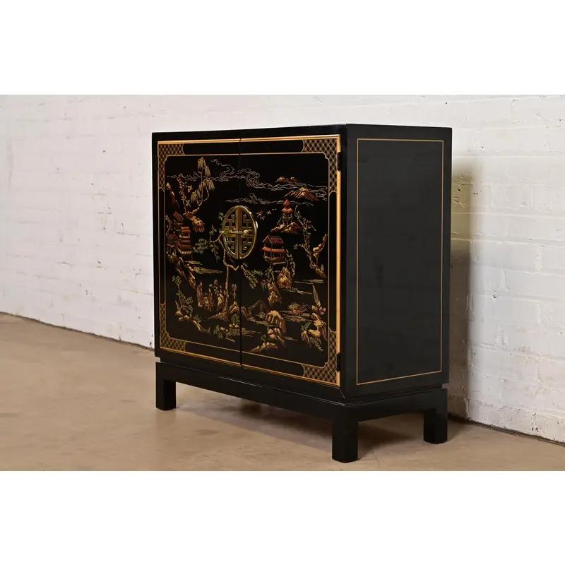 Drexel Heritage Hollywood Regency Chinoiserie Lacquered Bar Cabinet In Good Condition For Sale In South Bend, IN