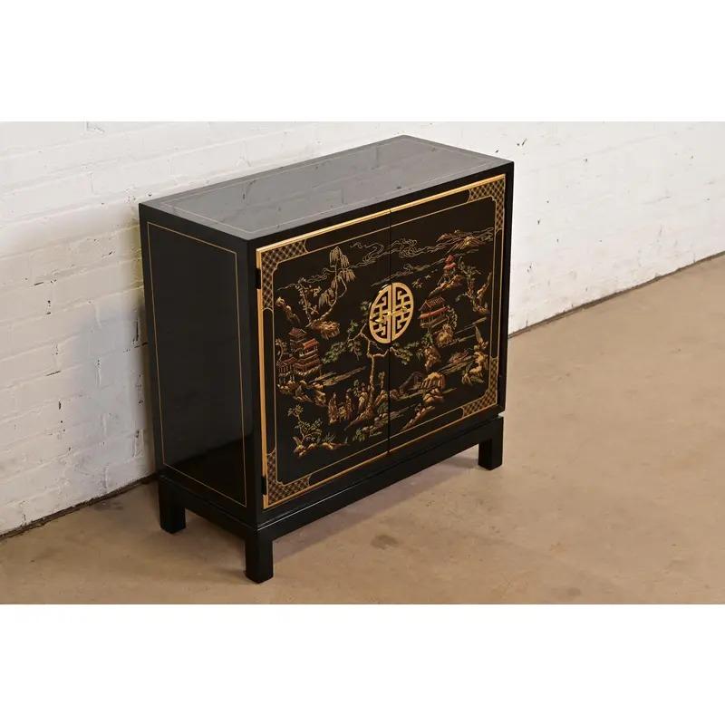 Late 20th Century Drexel Heritage Hollywood Regency Chinoiserie Lacquered Bar Cabinet For Sale