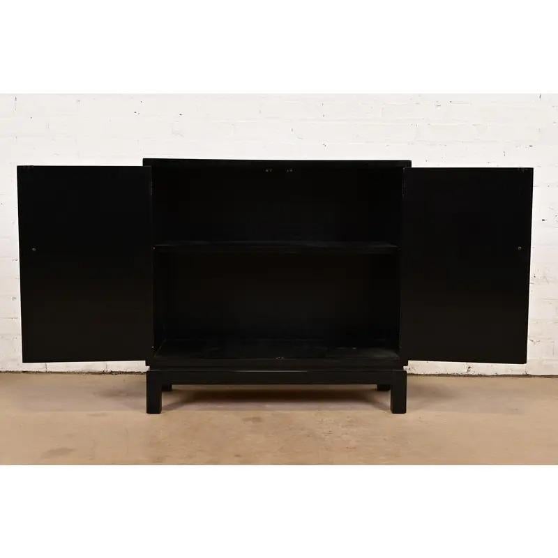 Brass Drexel Heritage Hollywood Regency Chinoiserie Lacquered Bar Cabinet For Sale