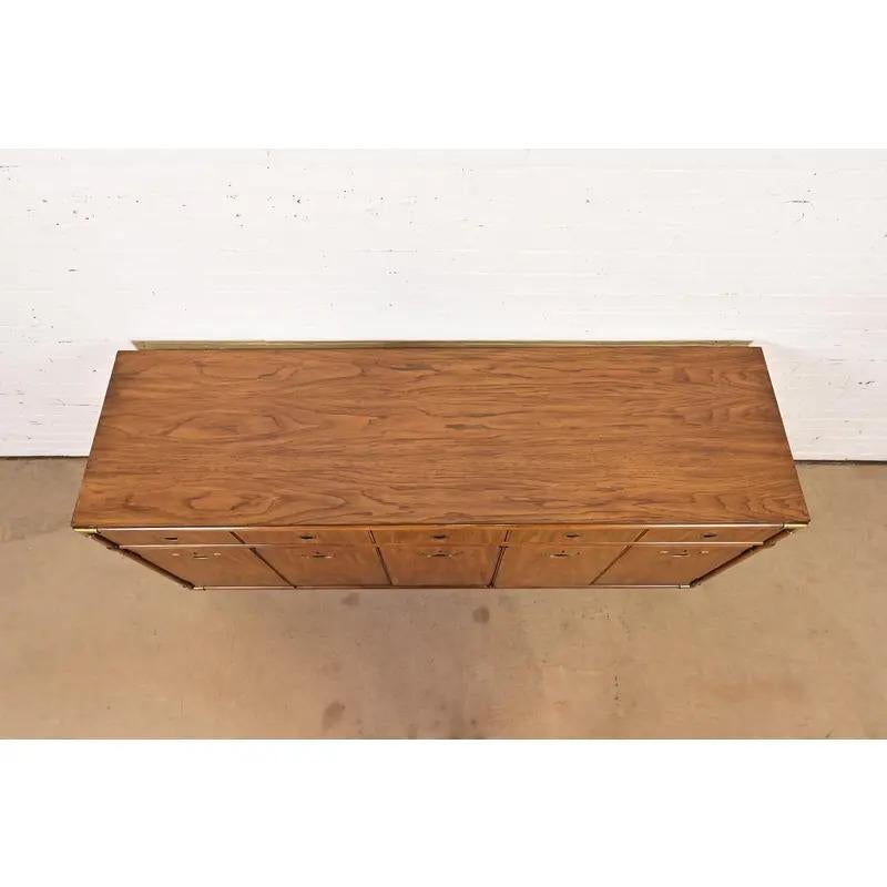 Drexel Heritage Hollywood Regency Walnut Sideboard Credenza, Circa 1970s For Sale 7