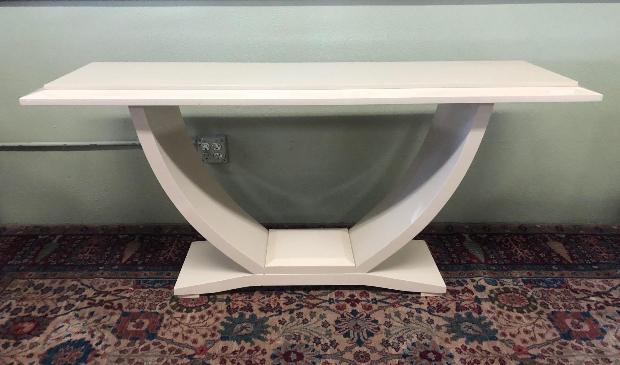 Drexel Heritage Lacquered Console Table In Fair Condition In San Diego, CA