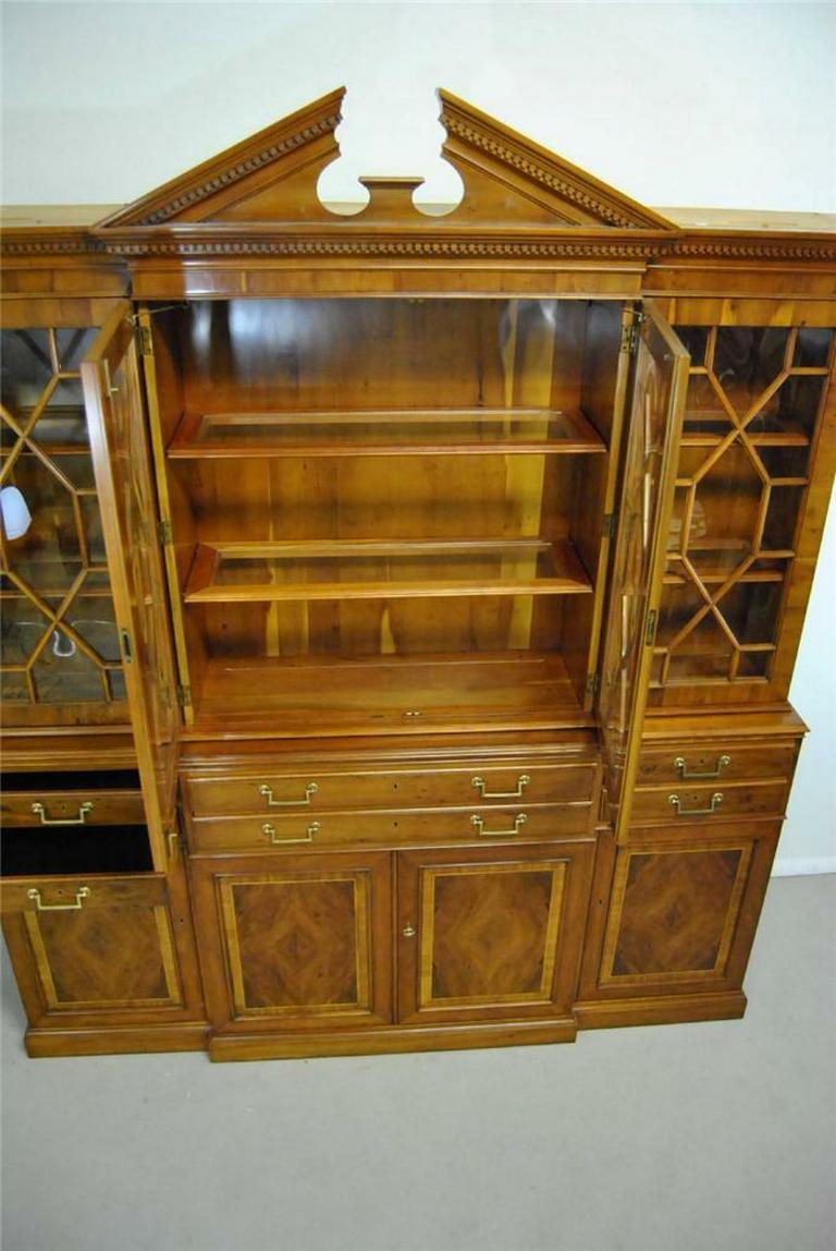 Drexel Heritage Limited Ed Heirloom Federal Style Breakfront China Cabinet For Sale 2