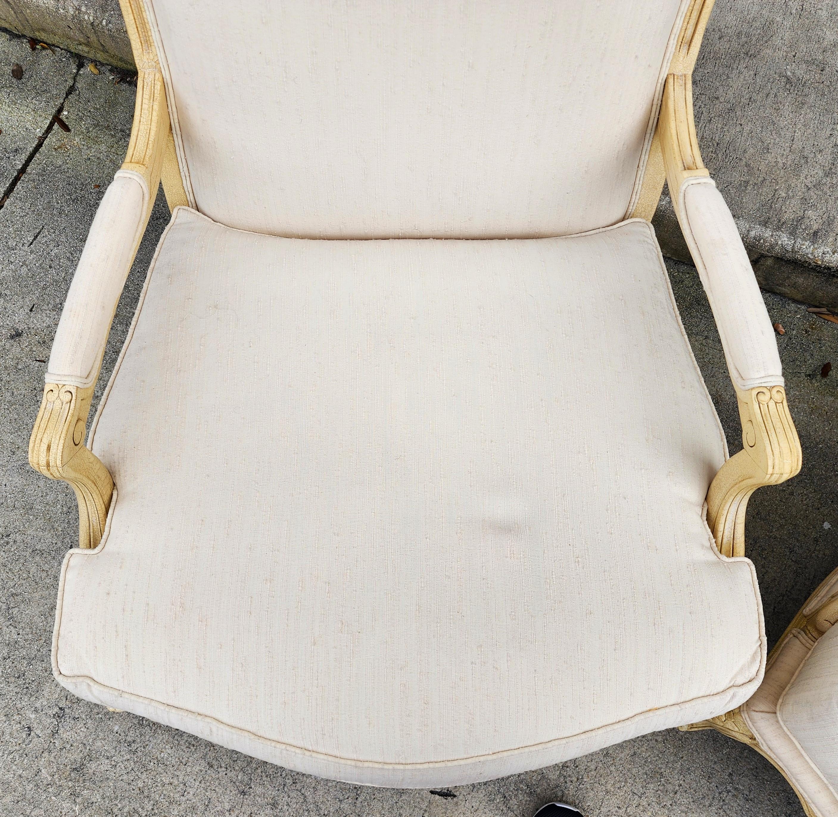Drexel Heritage Louis XV French Armchairs Linen For Sale 5