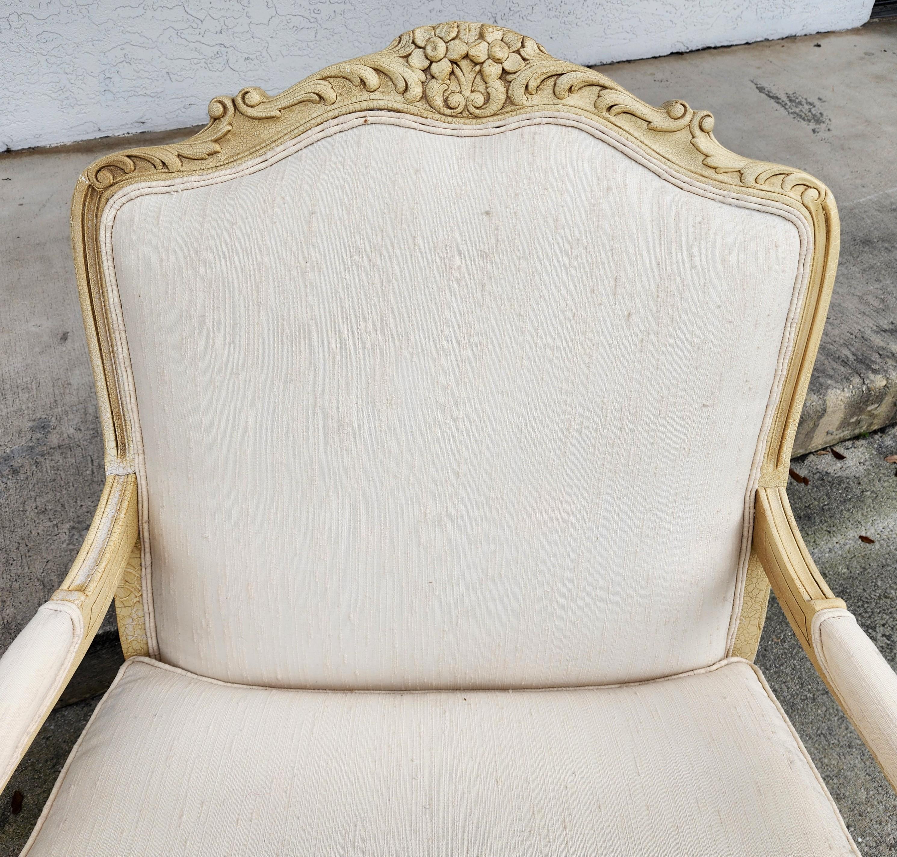 Drexel Heritage Louis XV French Armchairs Linen For Sale 2