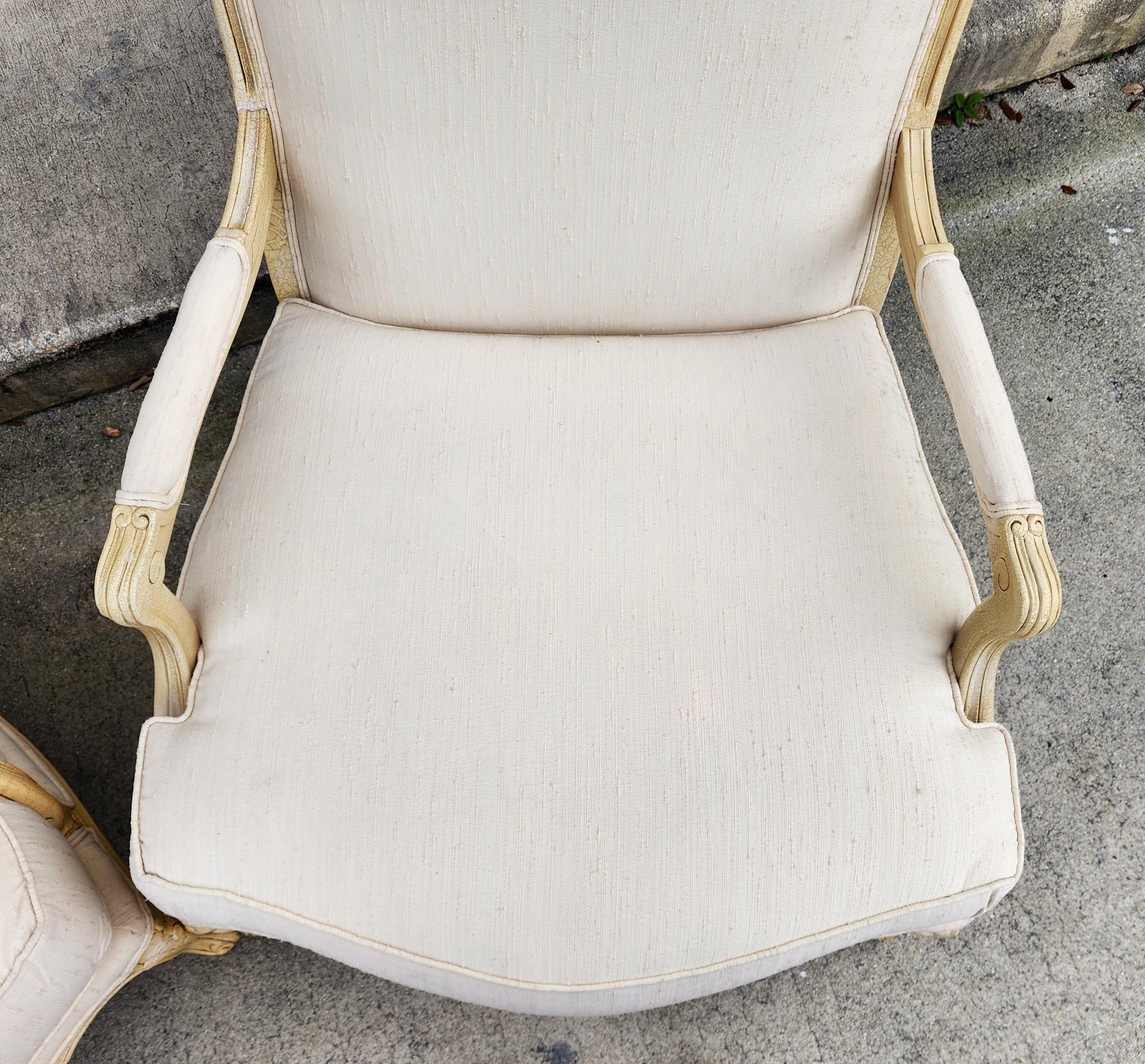Drexel Heritage Louis XV French Armchairs Linen For Sale 3