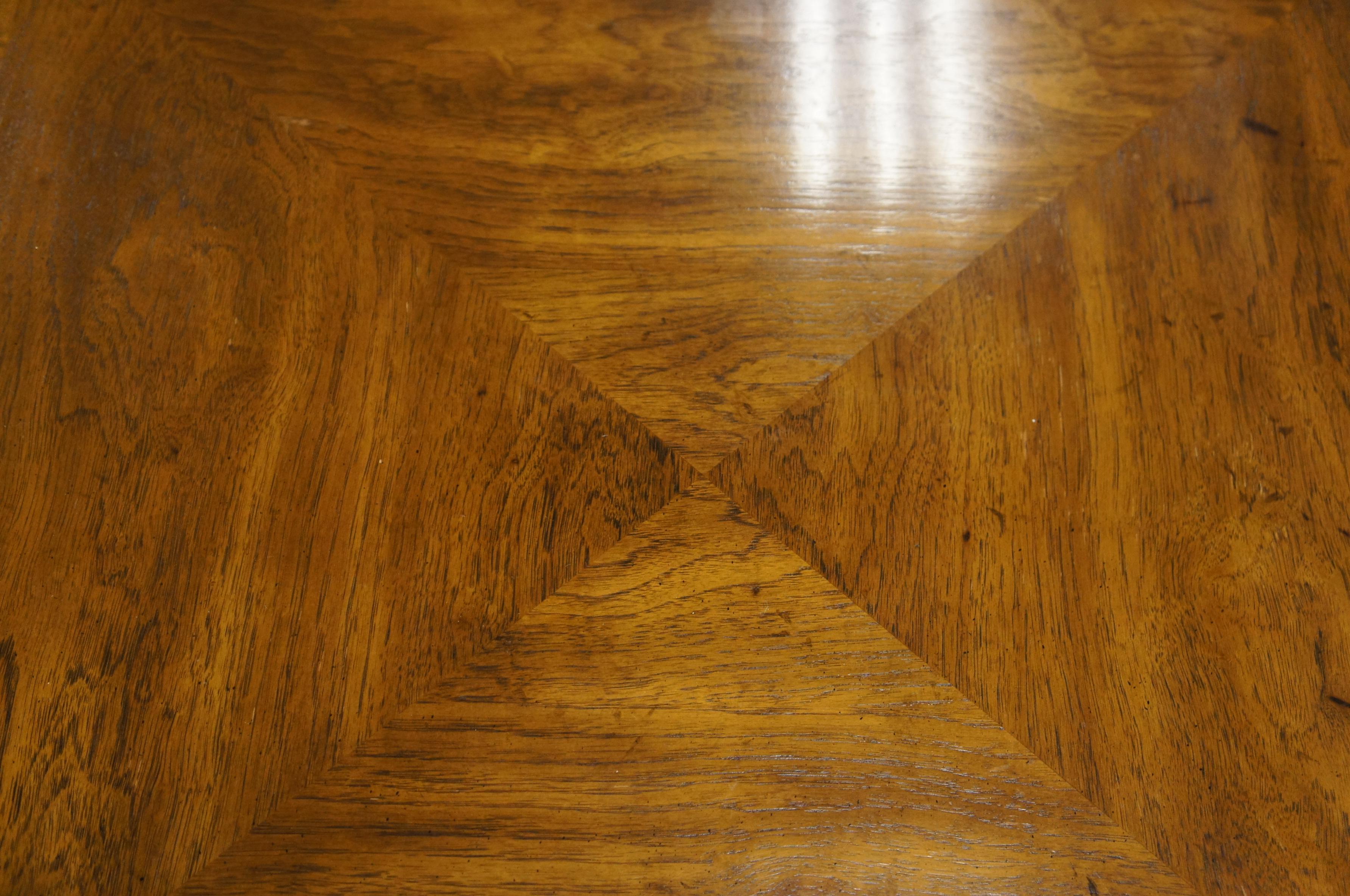 Drexel Heritage Matchbook Walnut Rectangular Extendable Parsons Dining Table MCM In Good Condition In Dayton, OH