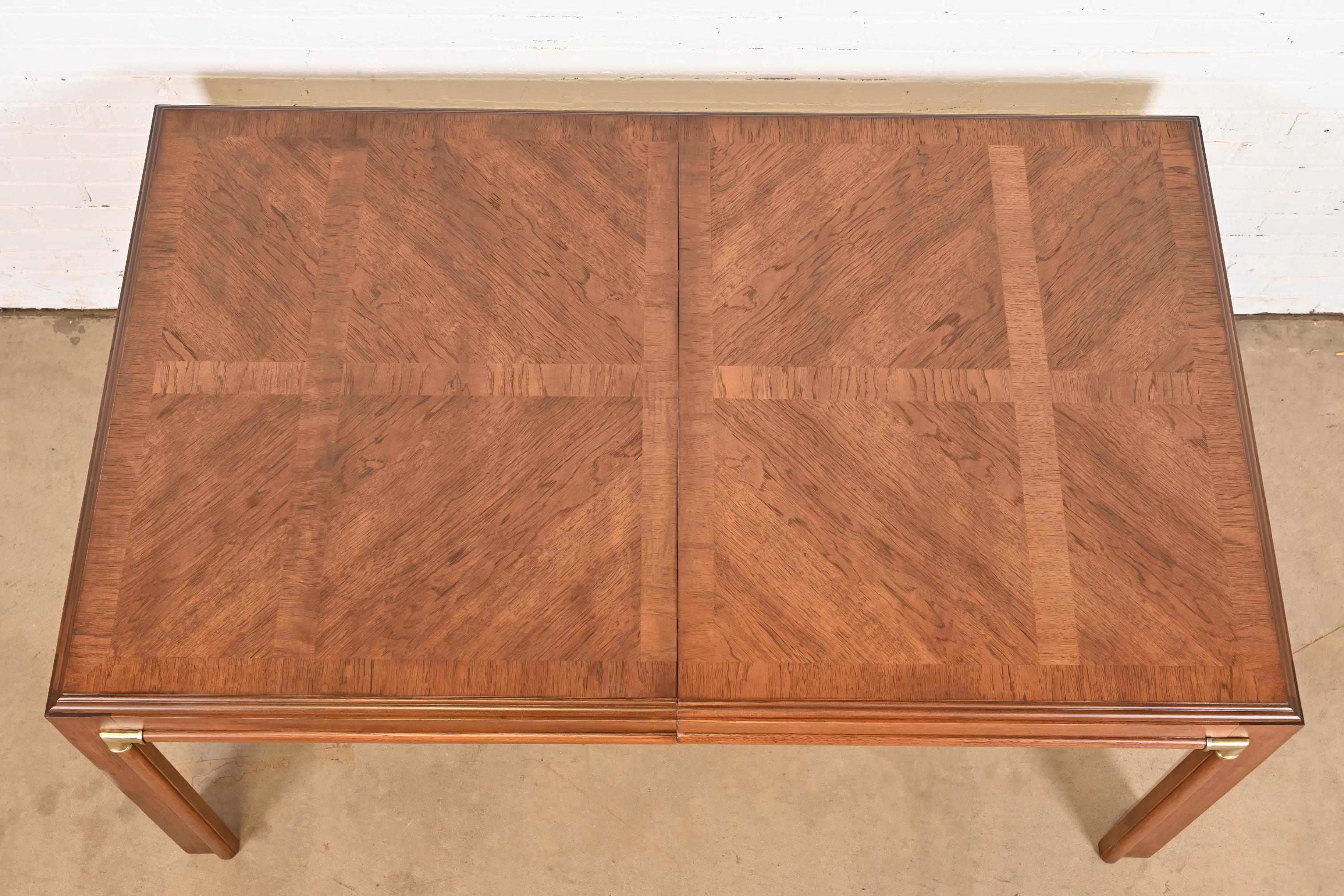 Table de salle à manger à rallonge Hollywood Regency du milieu du siècle dernier Drexel Heritage en vente 3