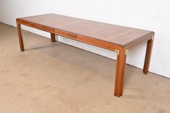 Mesa de comedor extensible de nogal Drexel Heritage Mid-Century Hollywood Regency