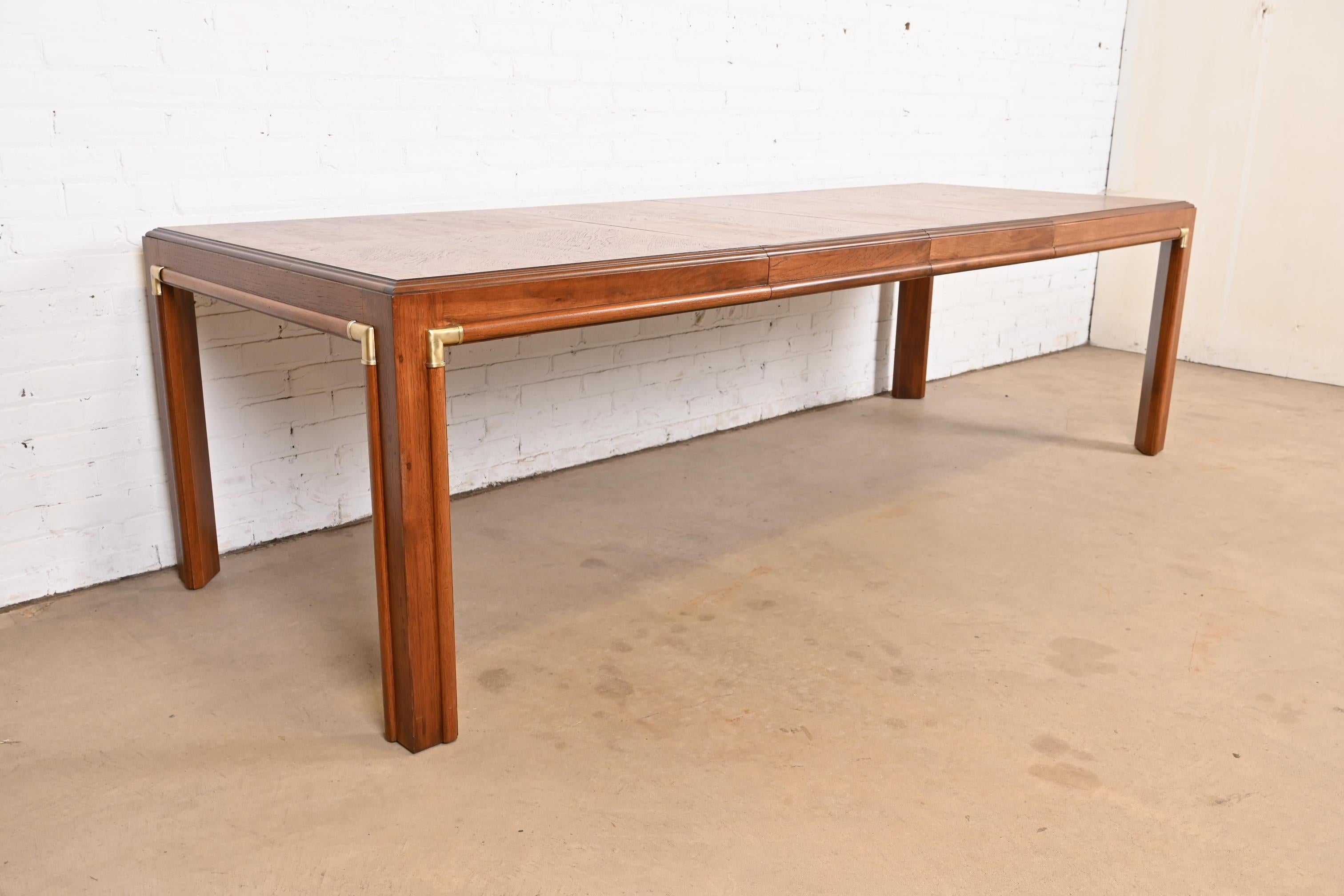 Mid-Century Modern Table de salle à manger à rallonge Hollywood Regency du milieu du siècle dernier Drexel Heritage en vente