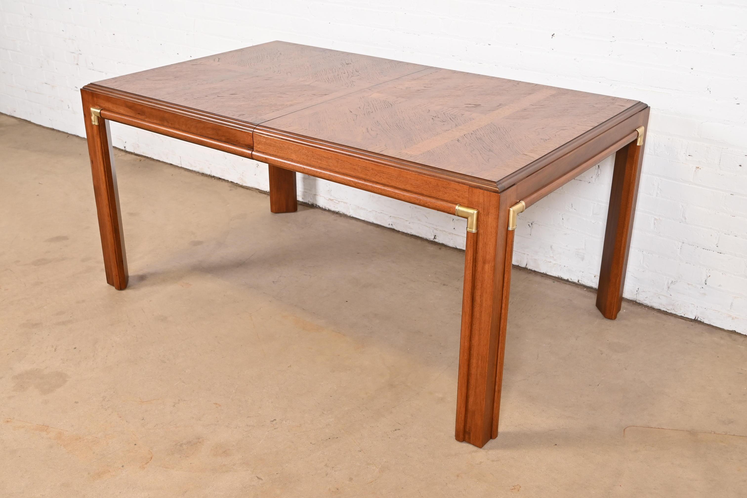 Table de salle à manger à rallonge Hollywood Regency du milieu du siècle dernier Drexel Heritage en vente 2