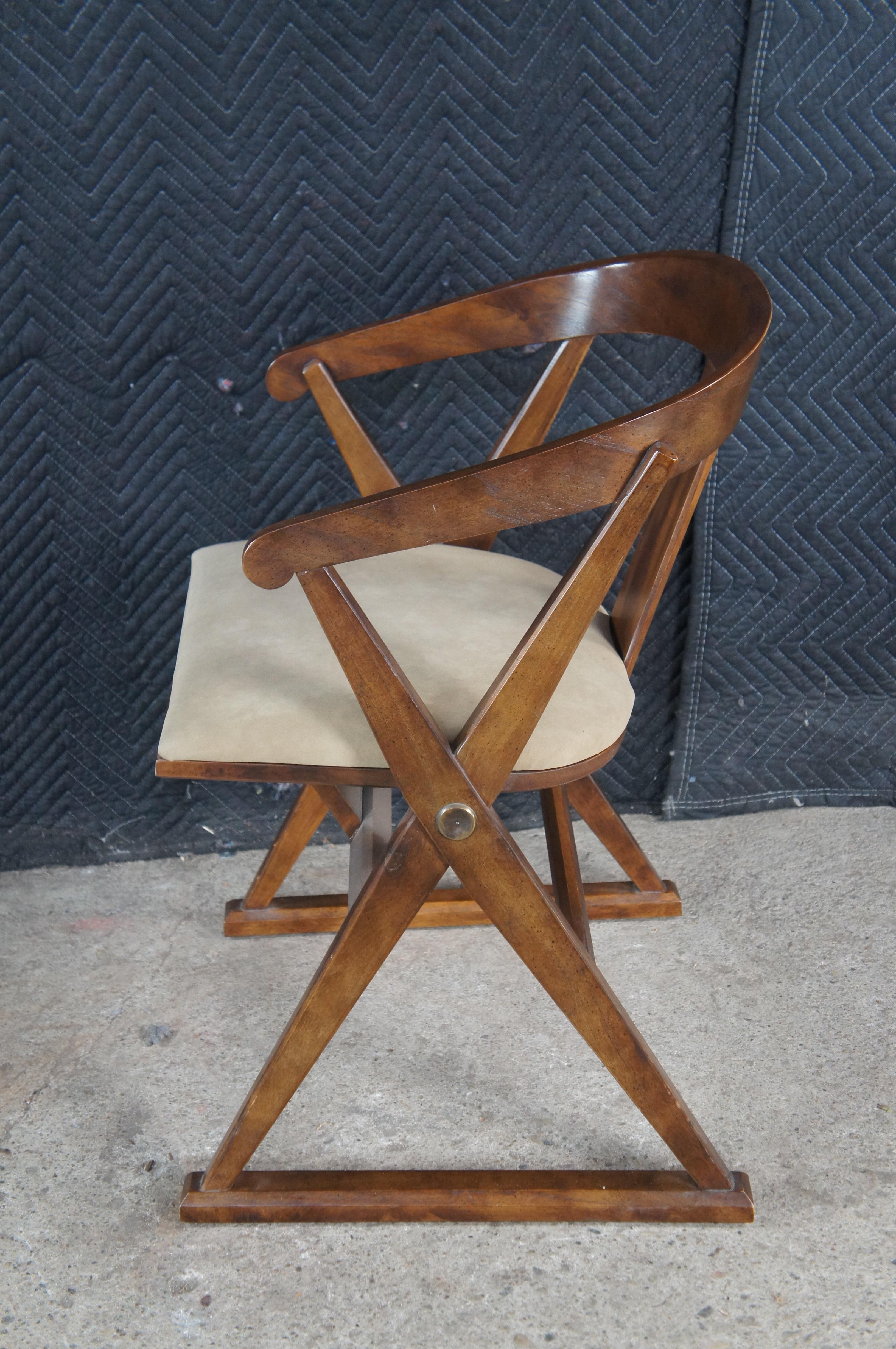 Drexel Heritage Sillón moderno de mediados de siglo en nogal envejecido estilo campaña en Bueno estado para la venta en Dayton, OH