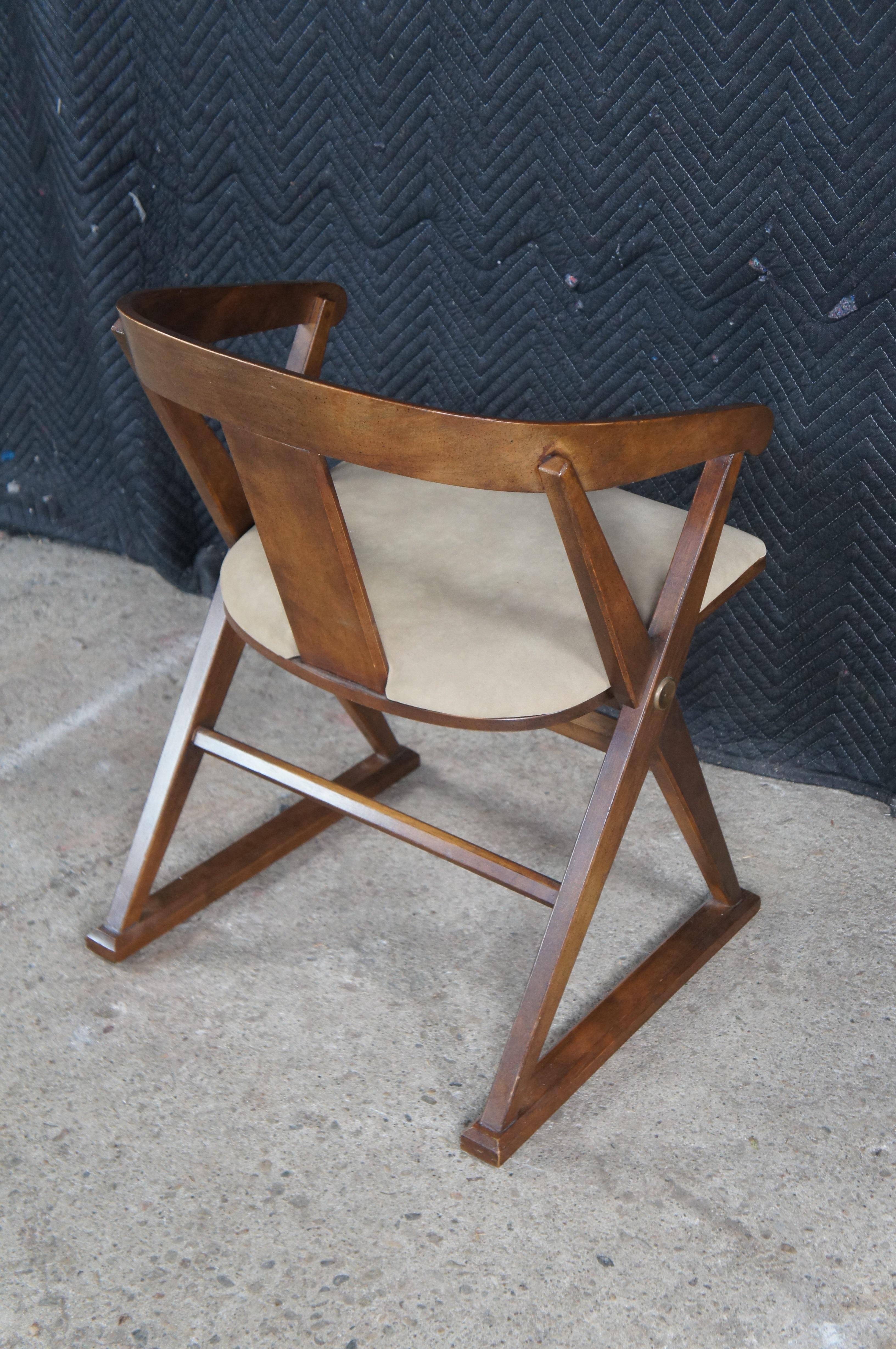 Drexel Heritage Sillón moderno de mediados de siglo en nogal envejecido estilo campaña en venta 1