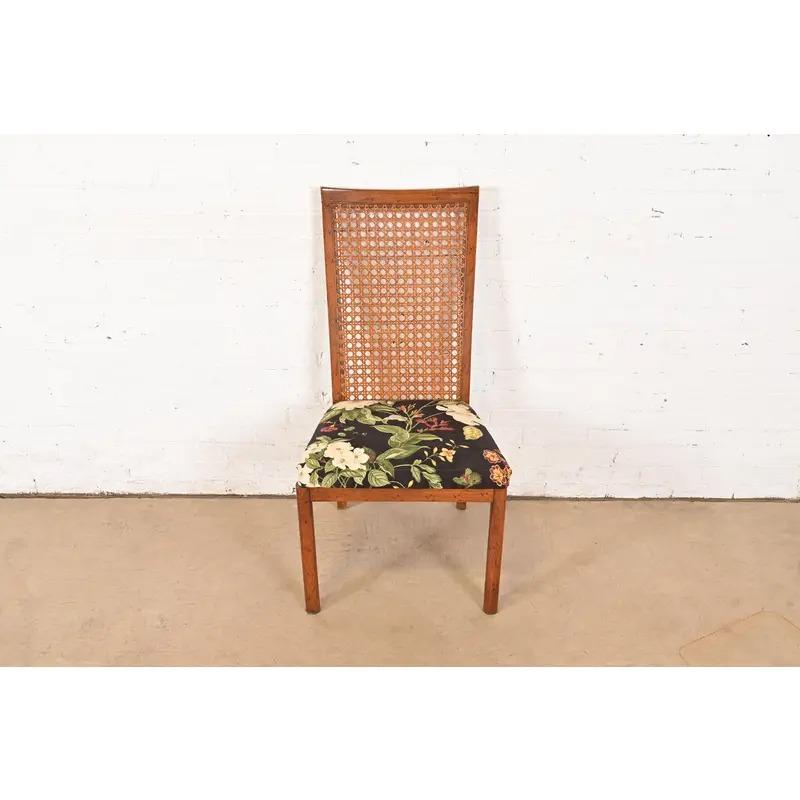 Américain Chaise de salle à manger à dossier haut Drexel Heritage Mid-Century Modern, Circa 1970 en vente