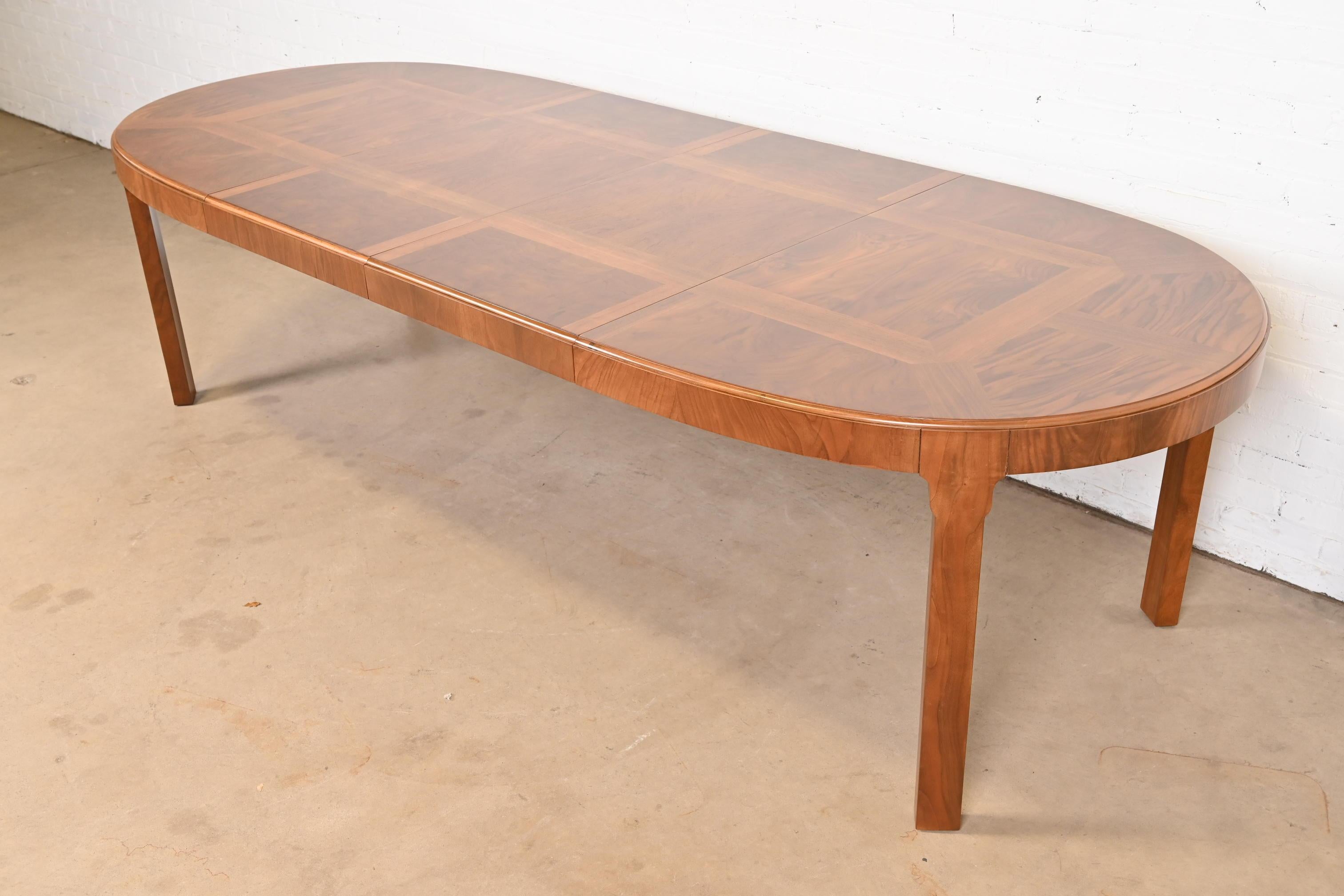 Drexel Heritage Mid-Century Modern Inlaid Burled Walnut Parquetry Dining Table In Good Condition For Sale In South Bend, IN