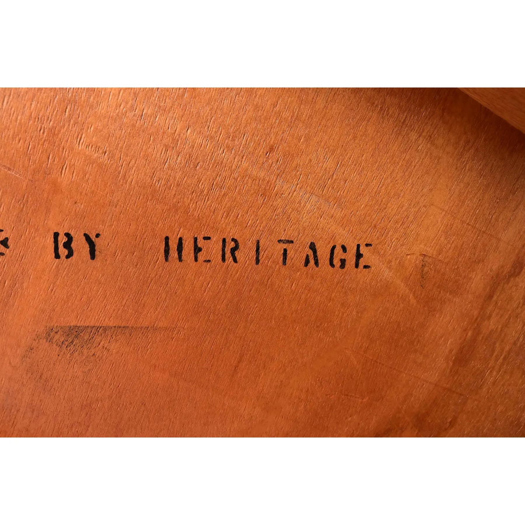 Drexel Heritage Moderner Esstisch aus Eiche und Wurzelholz aus der Mitte des Jahrhunderts, neu lackiert im Angebot 8