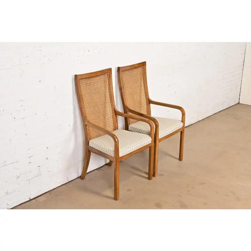Drexel Heritage, poltrone con schienale alto in noce e canna, coppia di poltrone moderne di metà secolo In condizioni buone in vendita a South Bend, IN