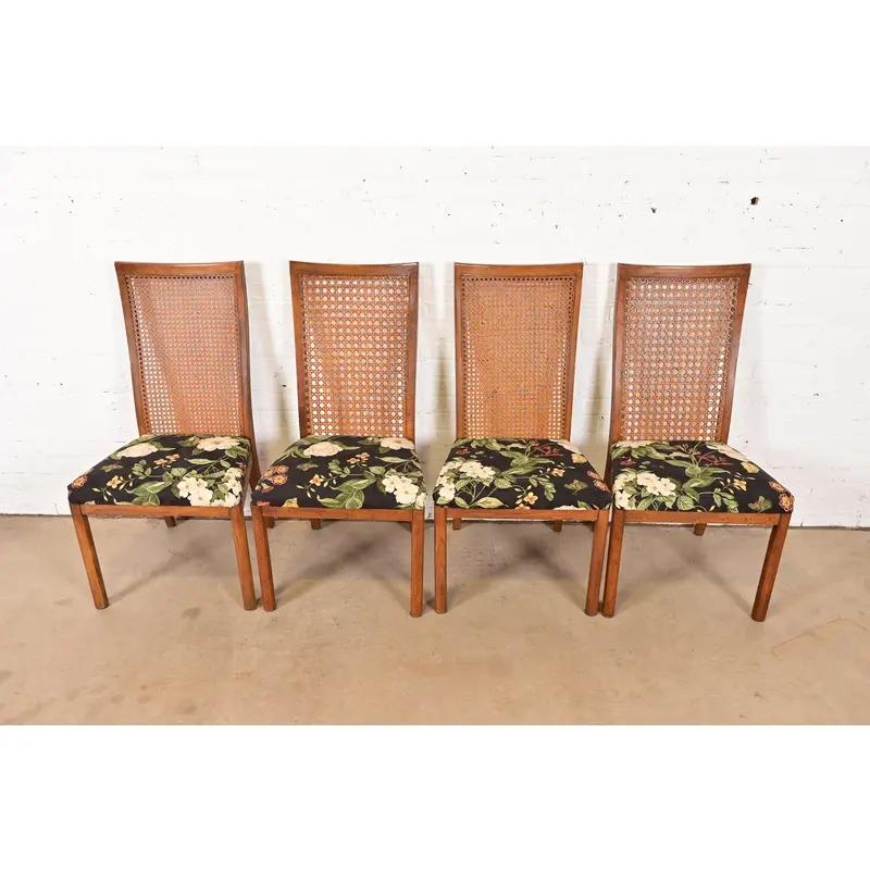 Drexel Heritage Mid-Century Modern Nussbaum hohe Rückenlehne Esszimmerstühle, Satz von vier (amerikanisch) im Angebot