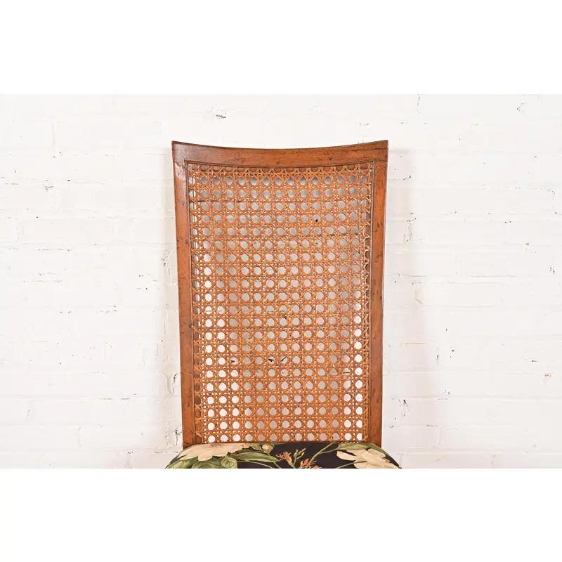 Drexel Heritage Mid-Century Modern Nussbaum hohe Rückenlehne Esszimmerstühle, Satz von vier (Polster) im Angebot