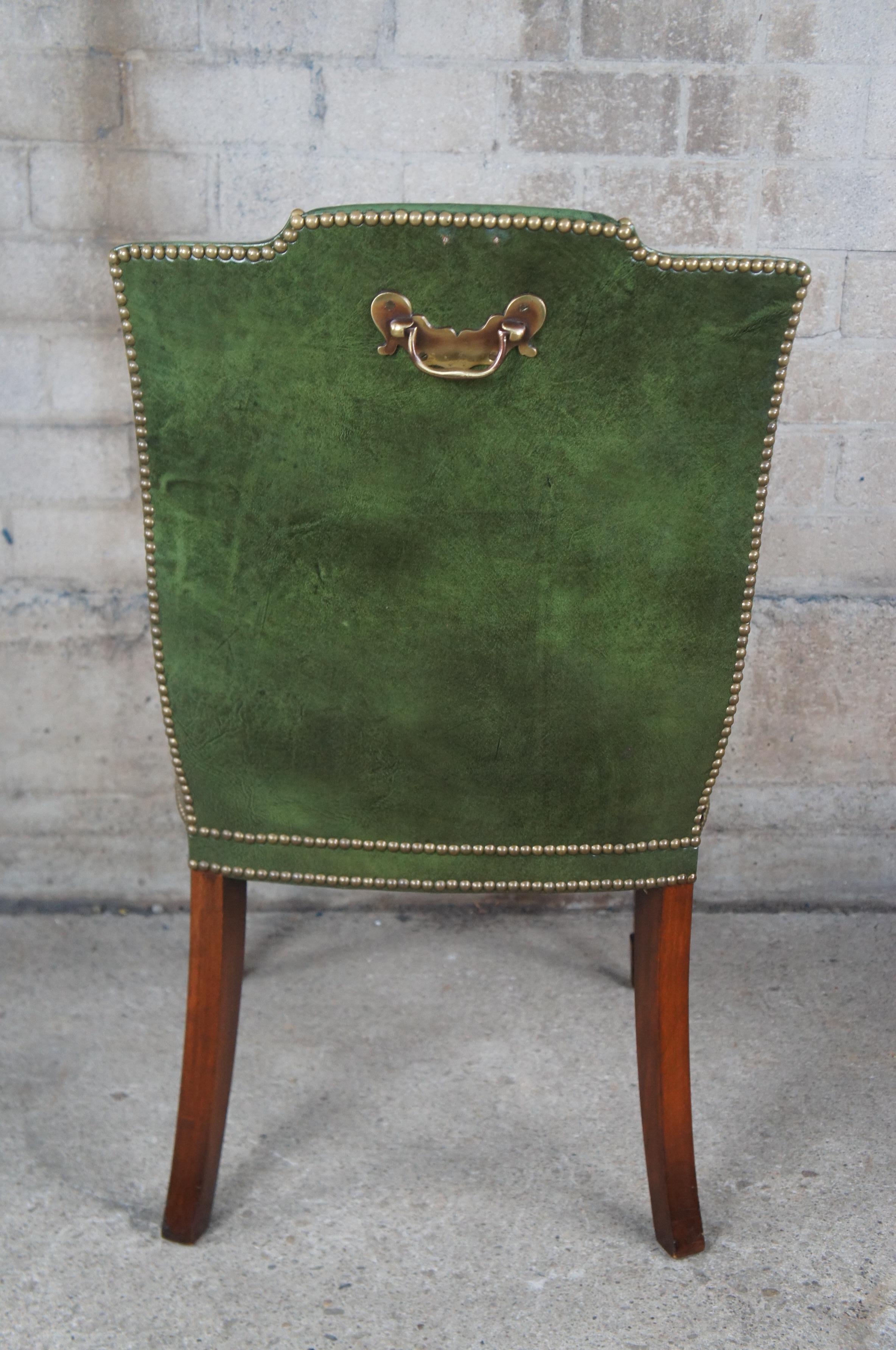 20th Century Drexel Heritage Midcentury Sheraton Mahogany Green Leather Tufted Side Chair For Sale