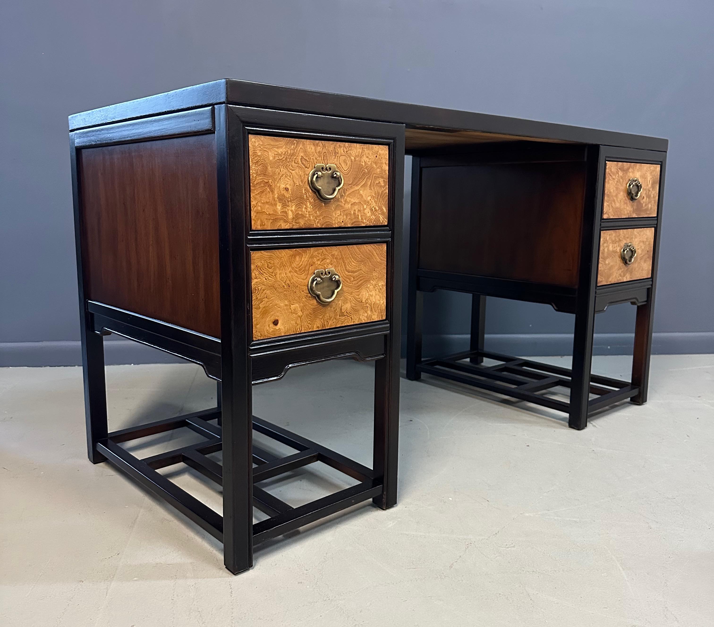 Broussin Bureau en acajou et ronce de bois 