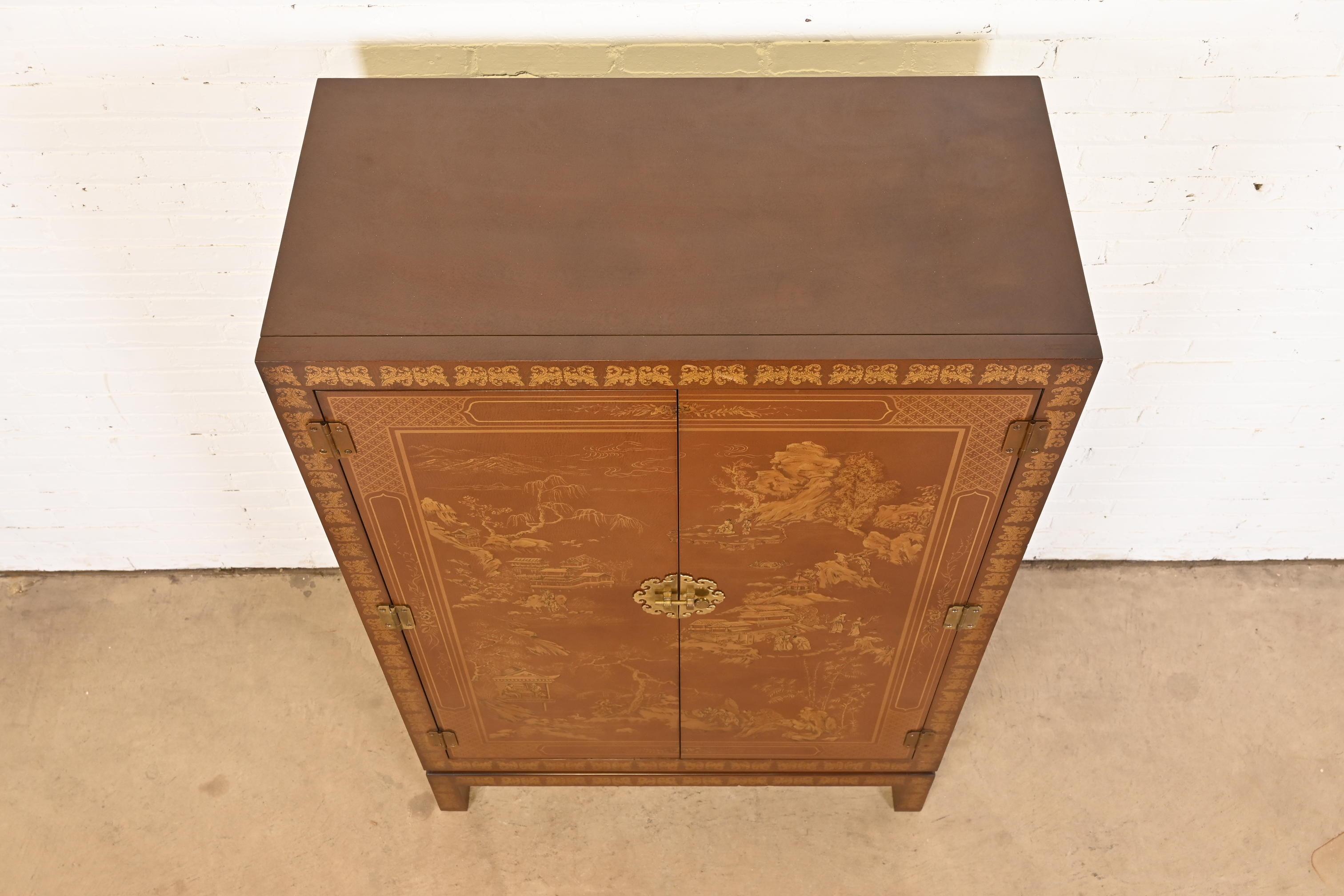 Drexel Hollywood Regency Chinoiserie Lacquered and Gold Gilt Lighted Bar Cabinet 7