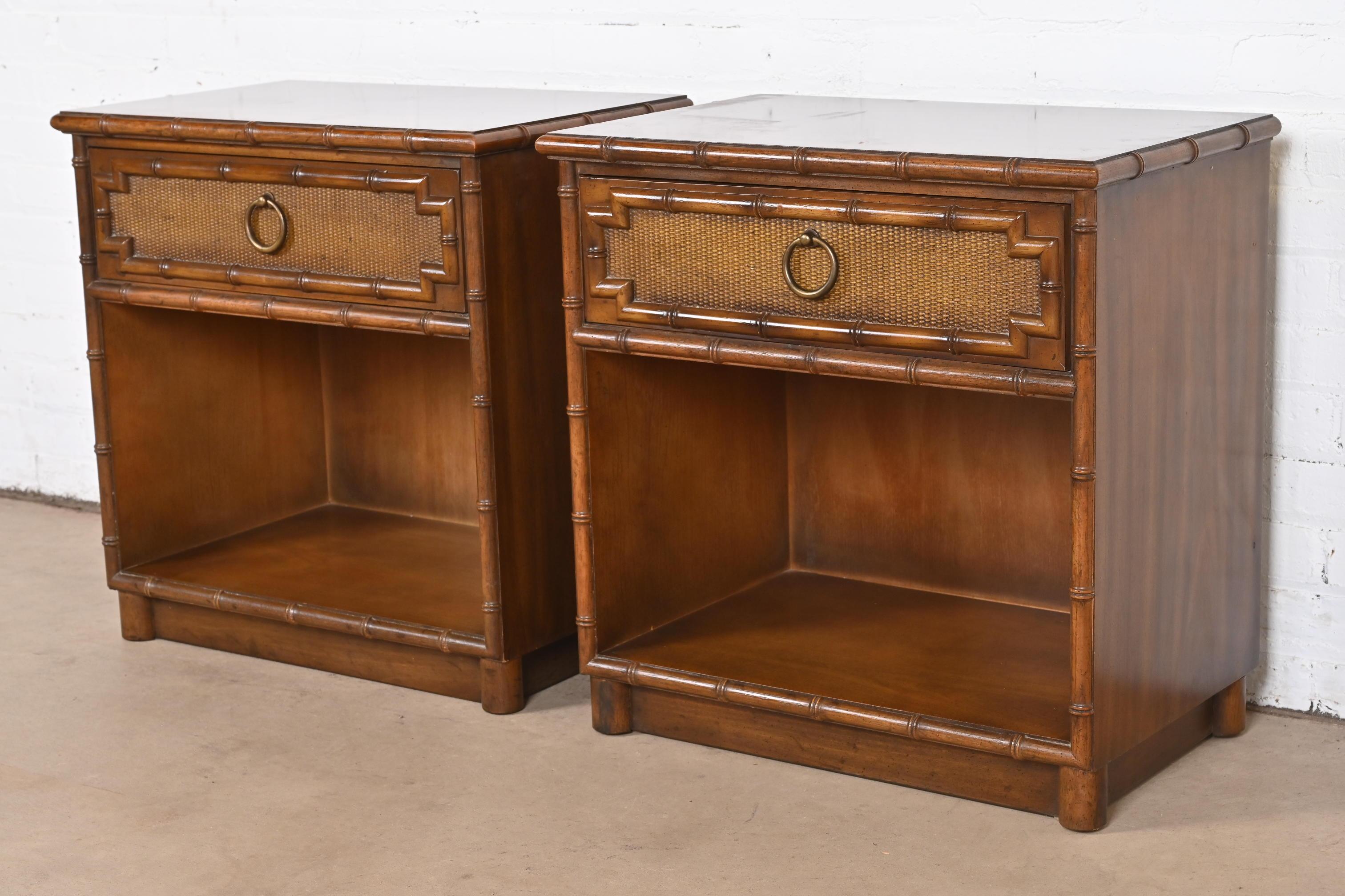 Drexel Hollywood Regency Chinoiserie Walnut Faux Bamboo Nightstands, Pair In Good Condition For Sale In South Bend, IN