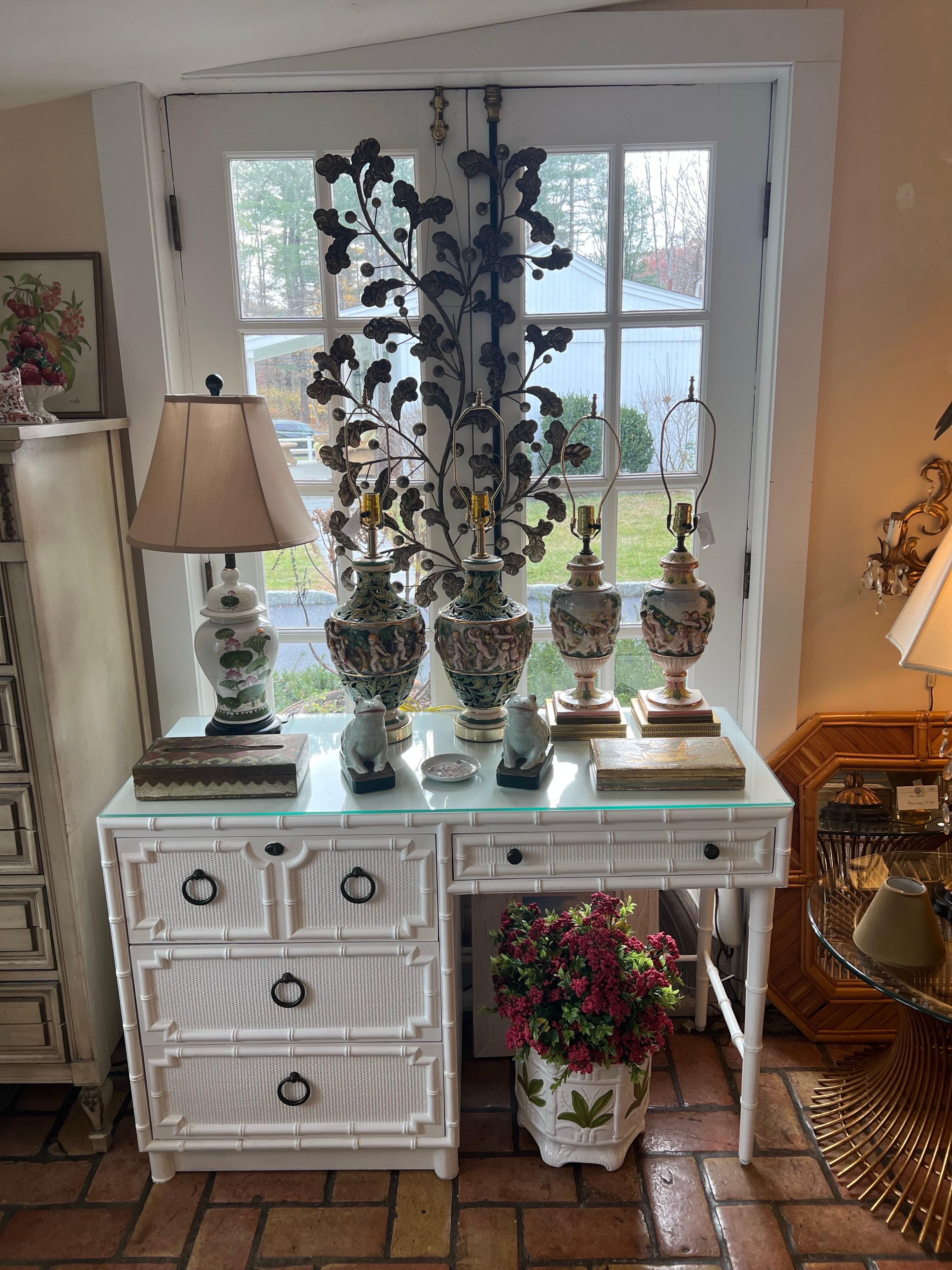 Scrivania in finto bambù Drexel Kensington in vendita 13