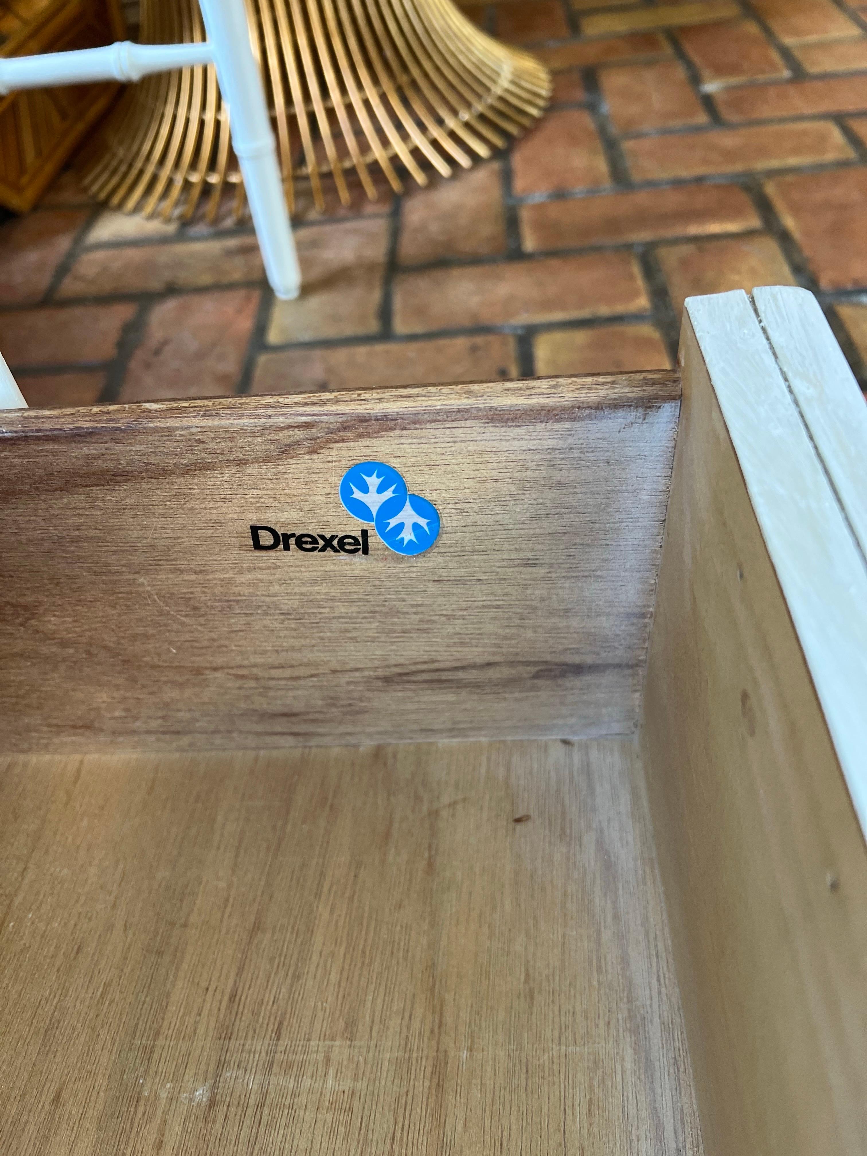 Scrivania in finto bambù Drexel Kensington in vendita 15