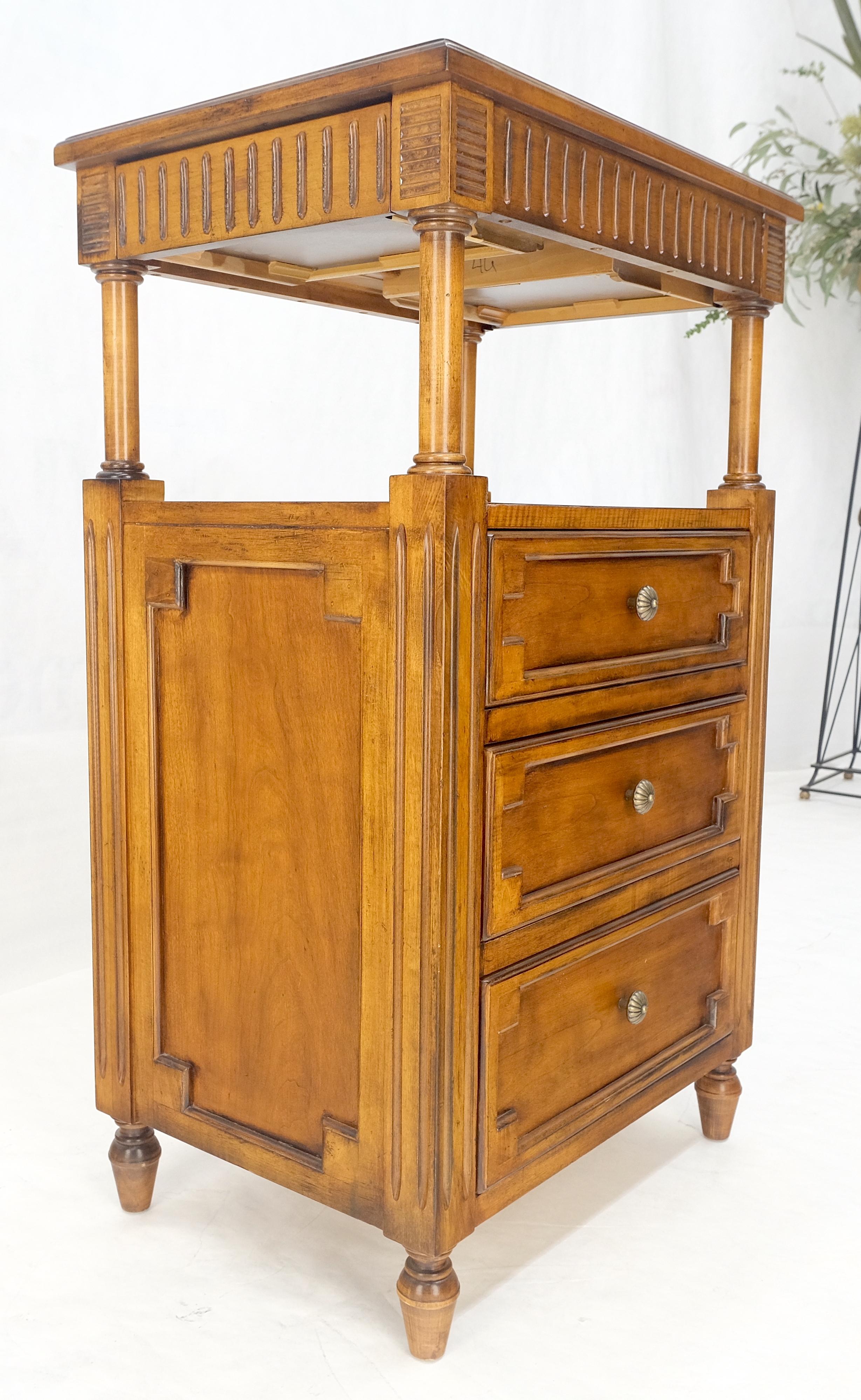 Drexel Light American Walnut Inlayed Top Console Entry Stand Side Table Dresser For Sale 7