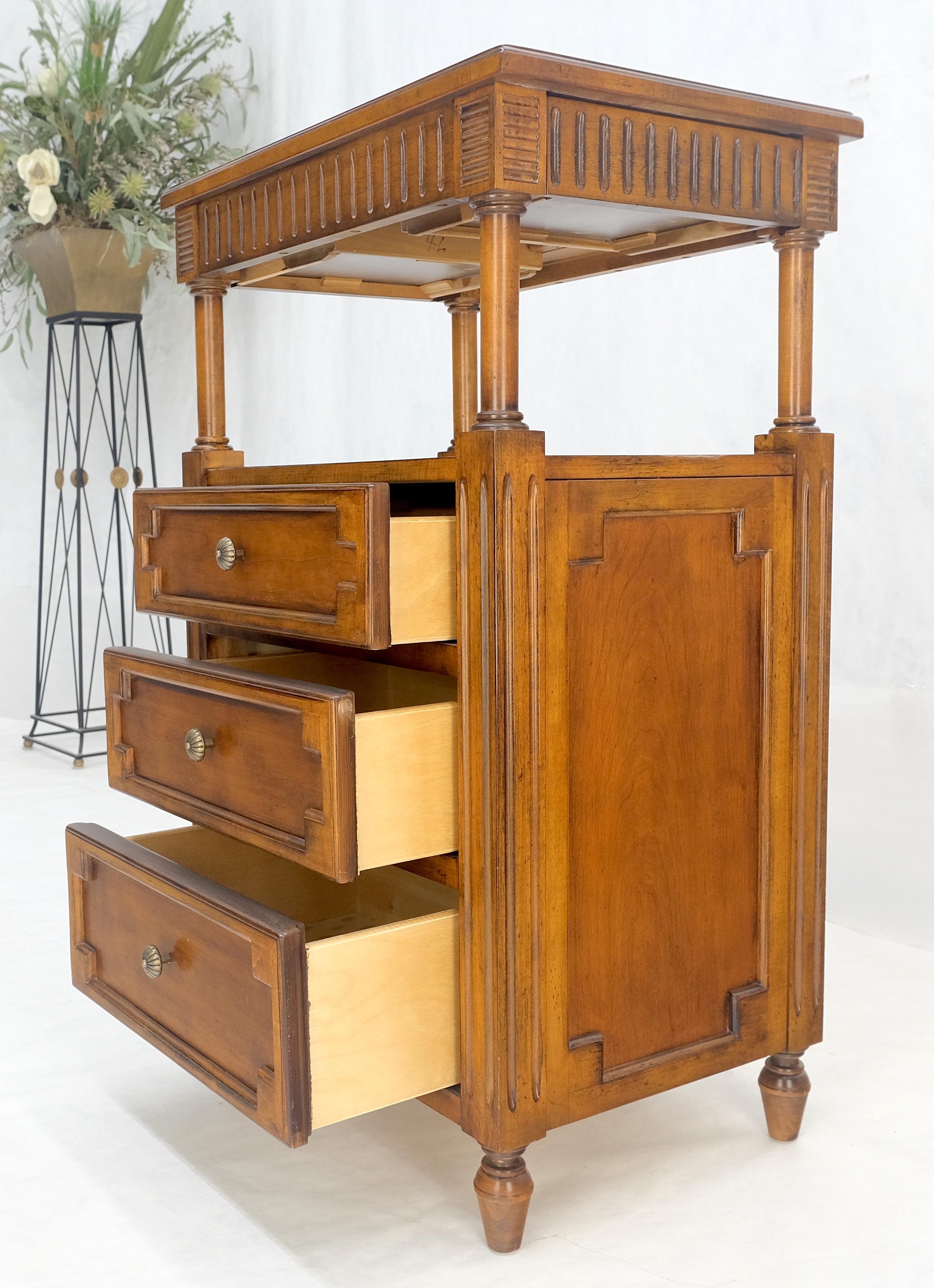 Drexel Light American Walnut Inlayed Top Console Entry Stand Side Table Dresser For Sale 2