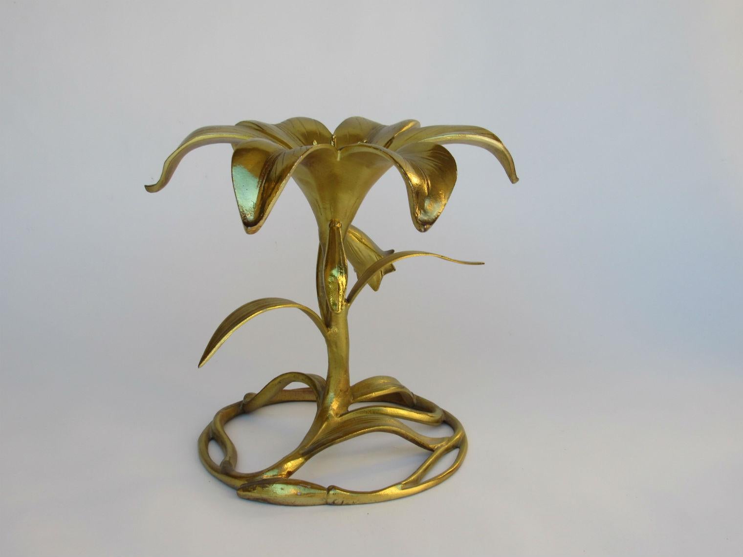 lily table