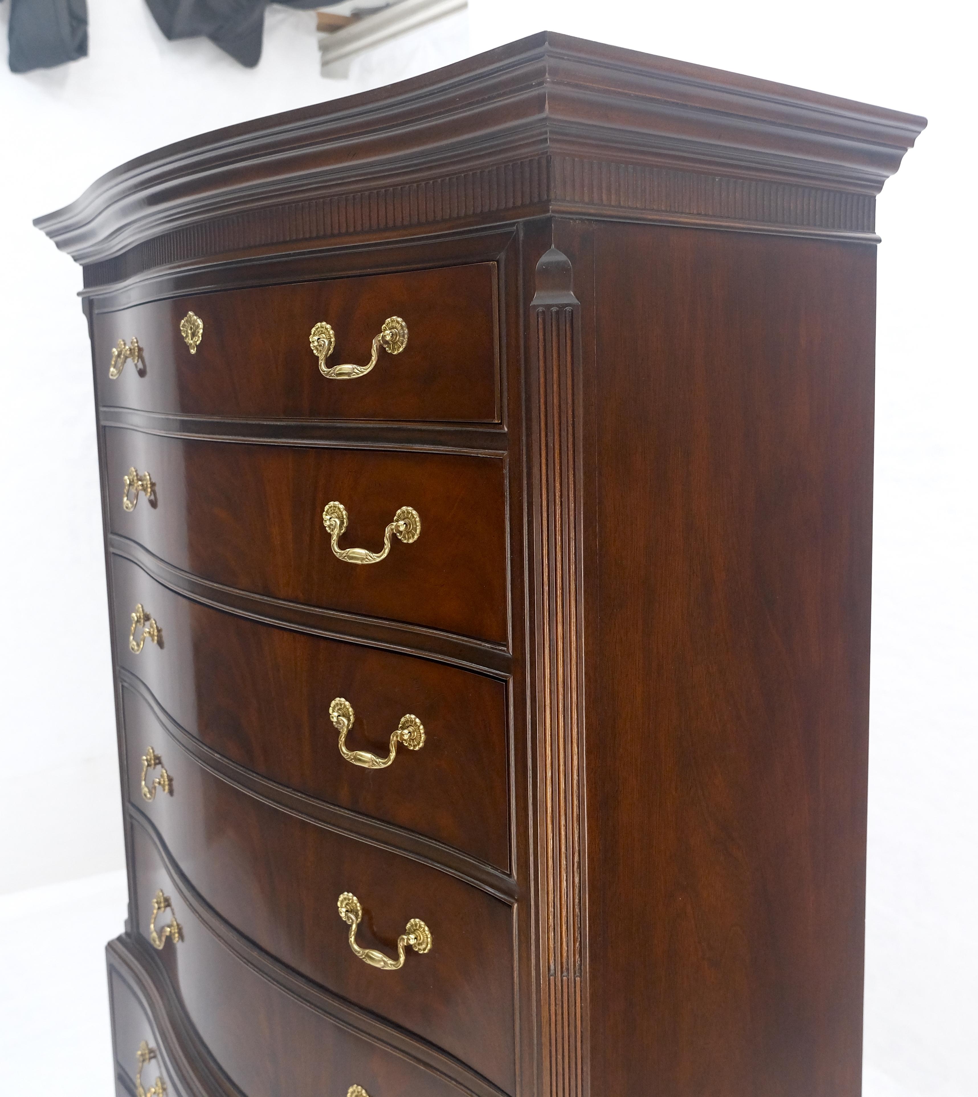 Drexel Mogano 8 Cassetti 6' Tall Brass Pull High Boy Dresser MINT in vendita 4