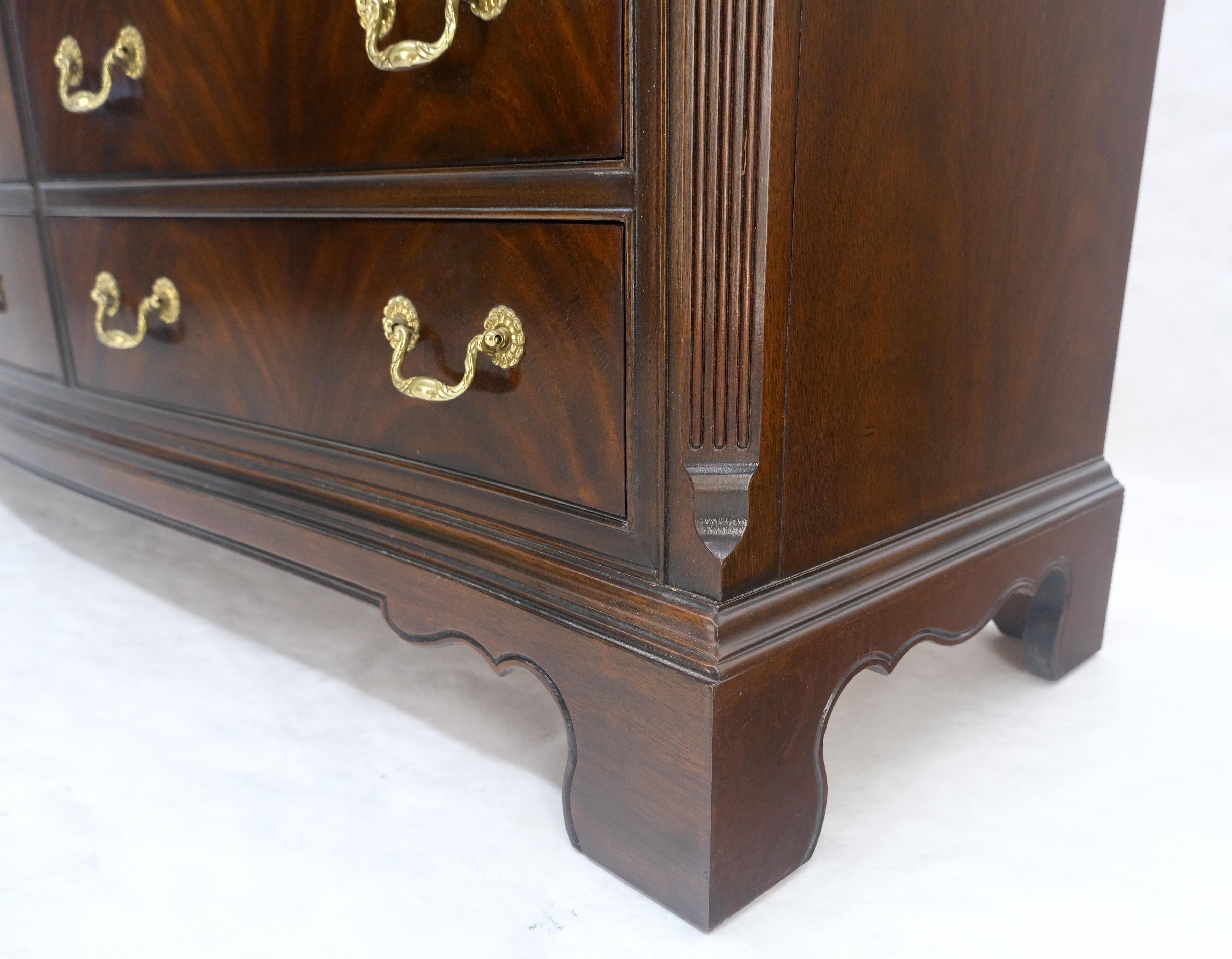 Drexel Mogano con piano a bande e tiranti in ottone 12 cassetti, cassettiera lunga 75