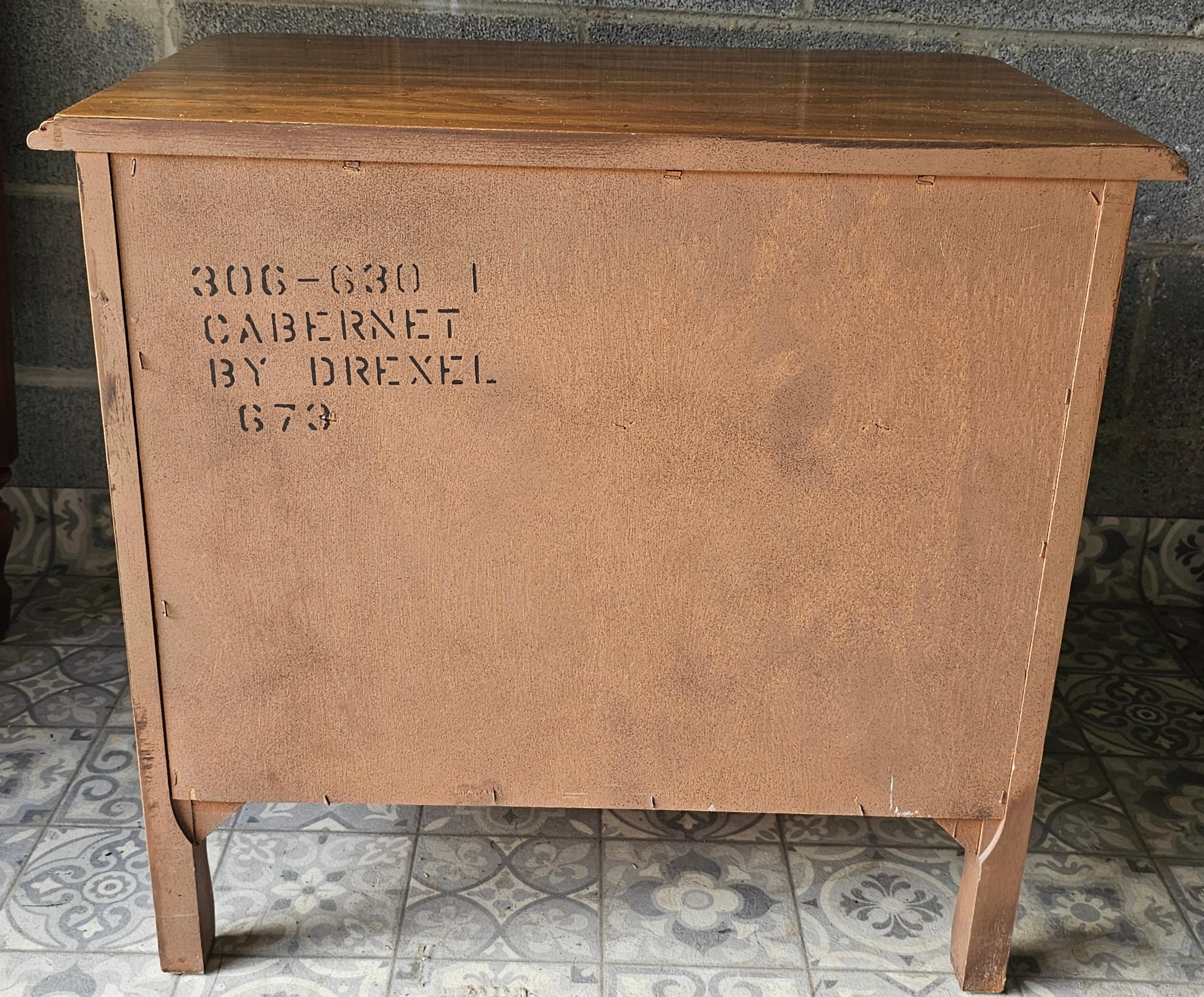 Drexel Mid-Century French Provincial Style Oak Bedside Tables, Pair In Good Condition For Sale In Germantown, MD