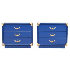 Comodini laccati blu Drexel Mid-Century Modern Campaigner, appena riverniciati