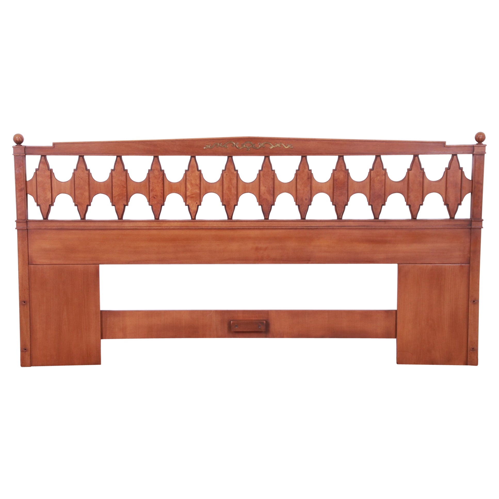 Tête de lit King Size Drexel en noyer et broussin de style Hollywood Regency, moderne du milieu du siècle dernier en vente