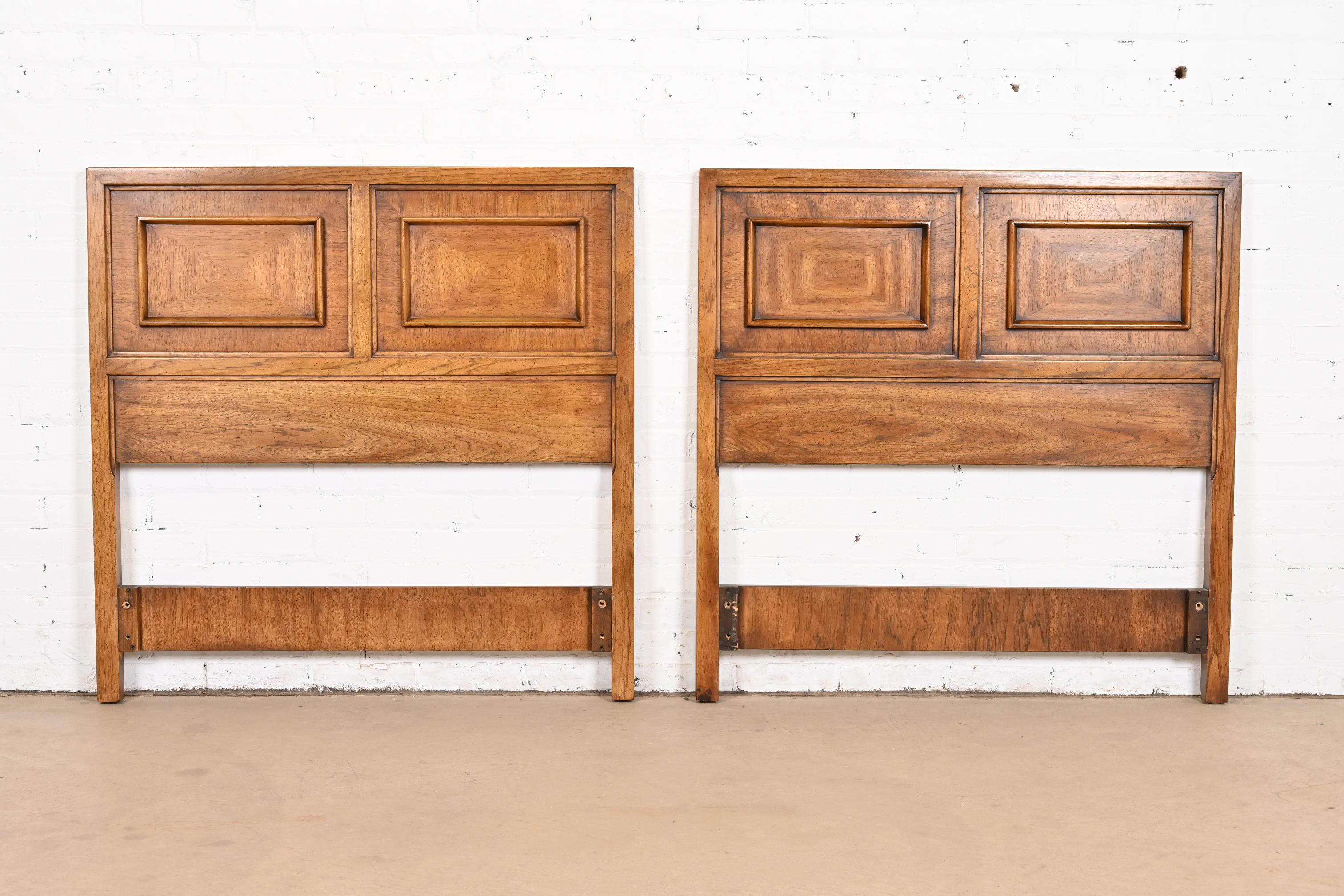 A gorgeous pair of Mid-Century modern sculpted walnut twin headboards

By Drexel

USA, 1960s

Measures: 41.5