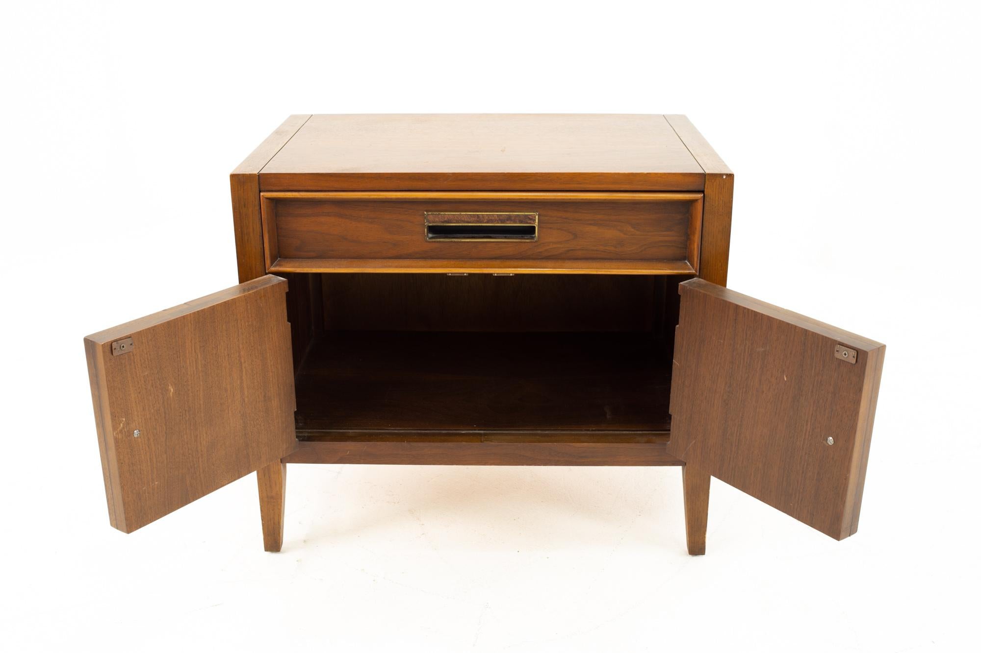 Drexel Mid Century Walnut Nightstand In Good Condition In Countryside, IL